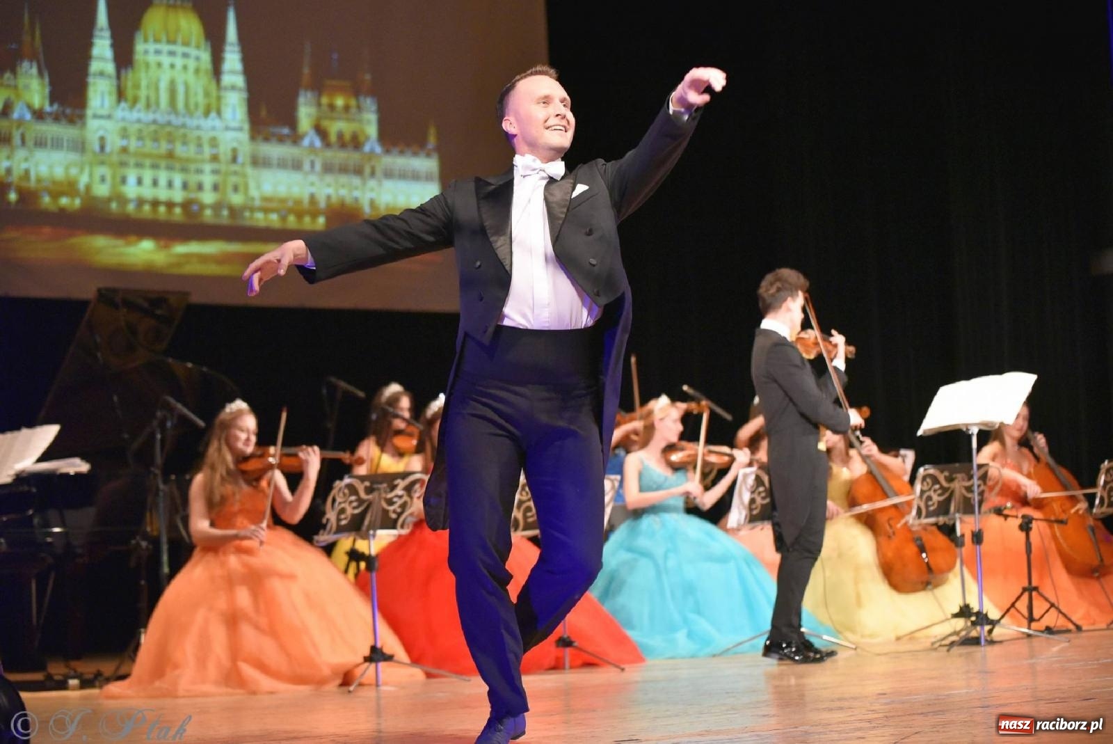 Zdjęcie w galerii na portalu naszraciborz.pl: Magiczny klimat starego Wiednia w RCK-u [FOTO] wiadomości z regionu