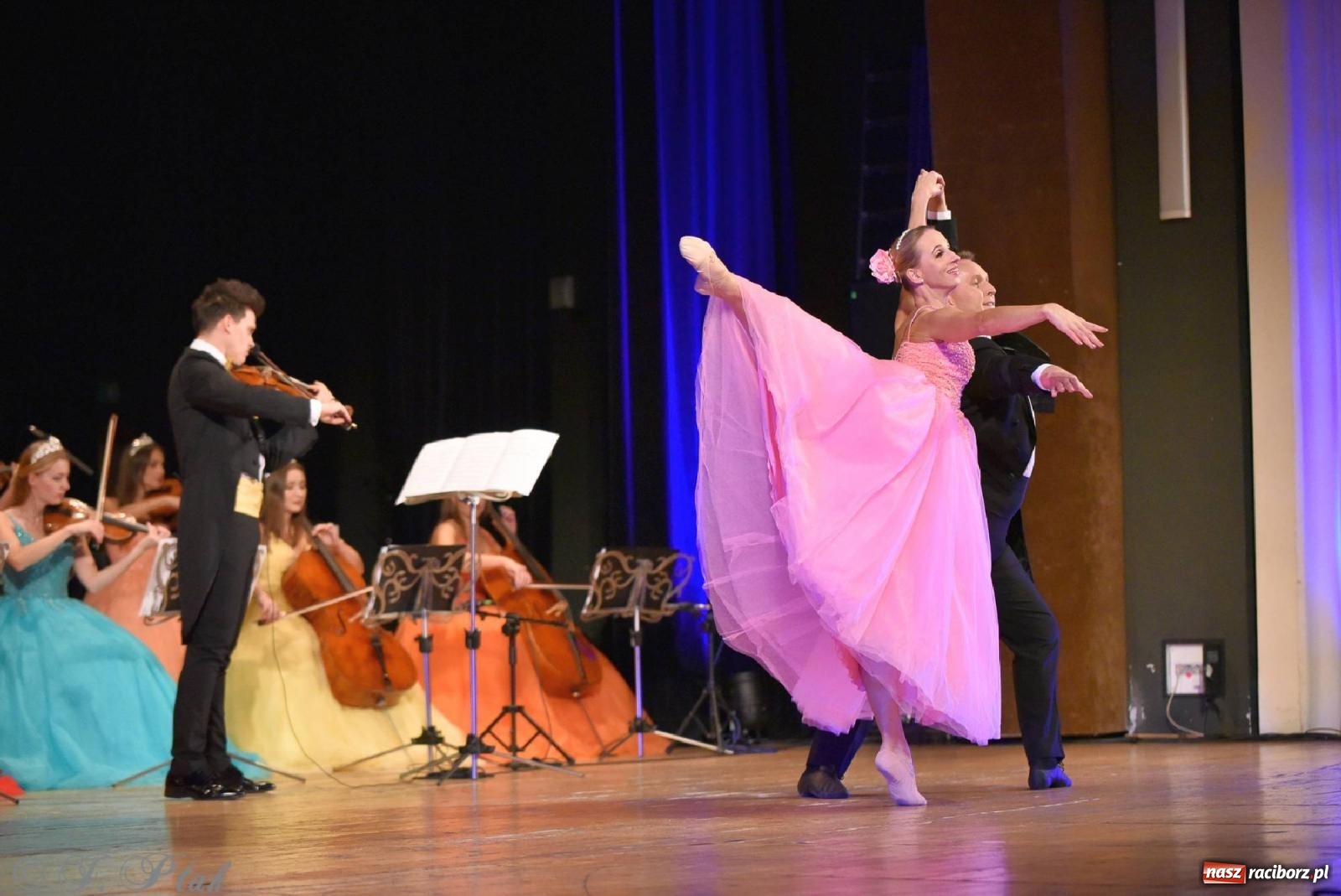 Zdjęcie w galerii na portalu naszraciborz.pl: Magiczny klimat starego Wiednia w RCK-u [FOTO] wiadomości z regionu