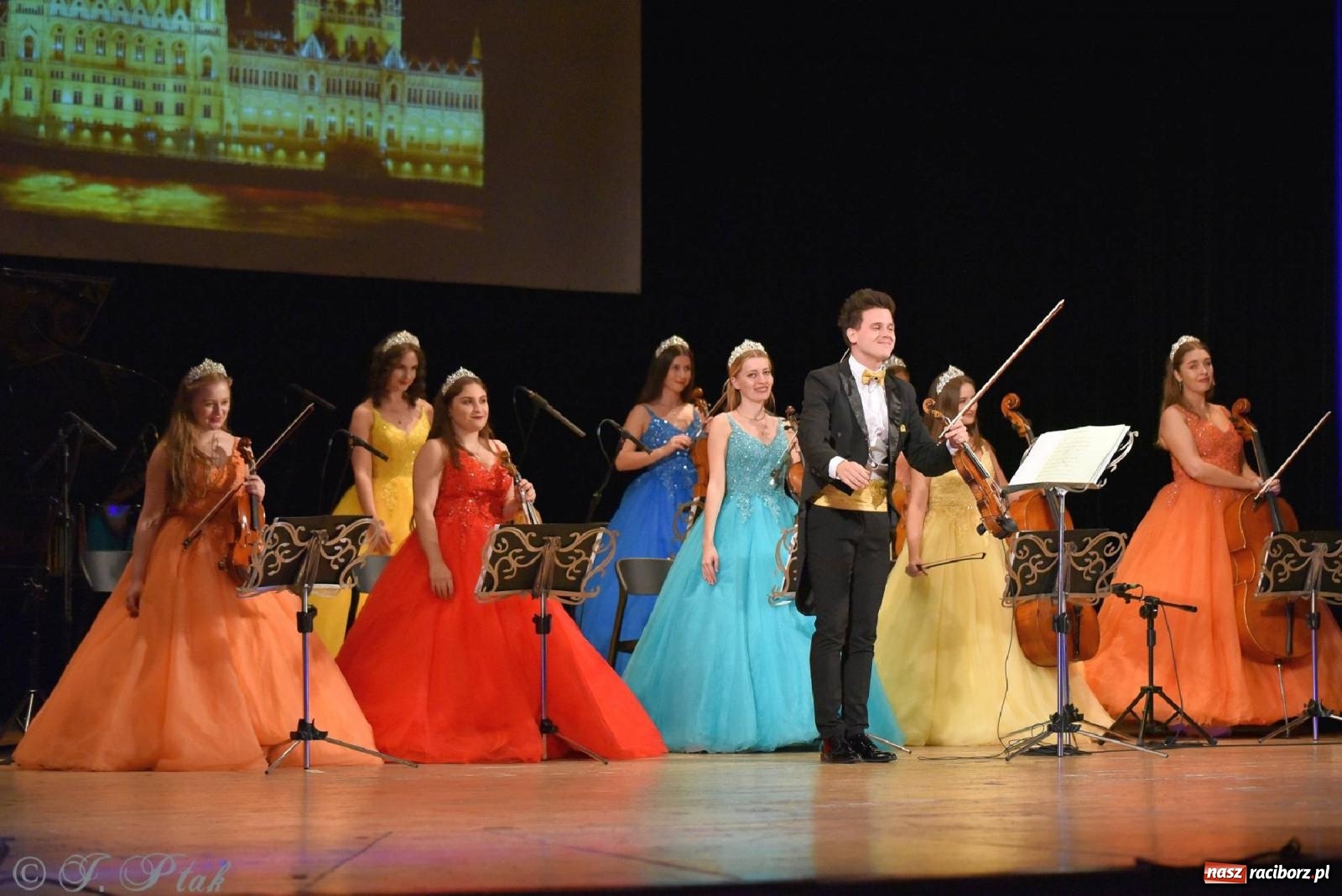 Zdjęcie w galerii na portalu naszraciborz.pl: Magiczny klimat starego Wiednia w RCK-u [FOTO] wiadomości z regionu