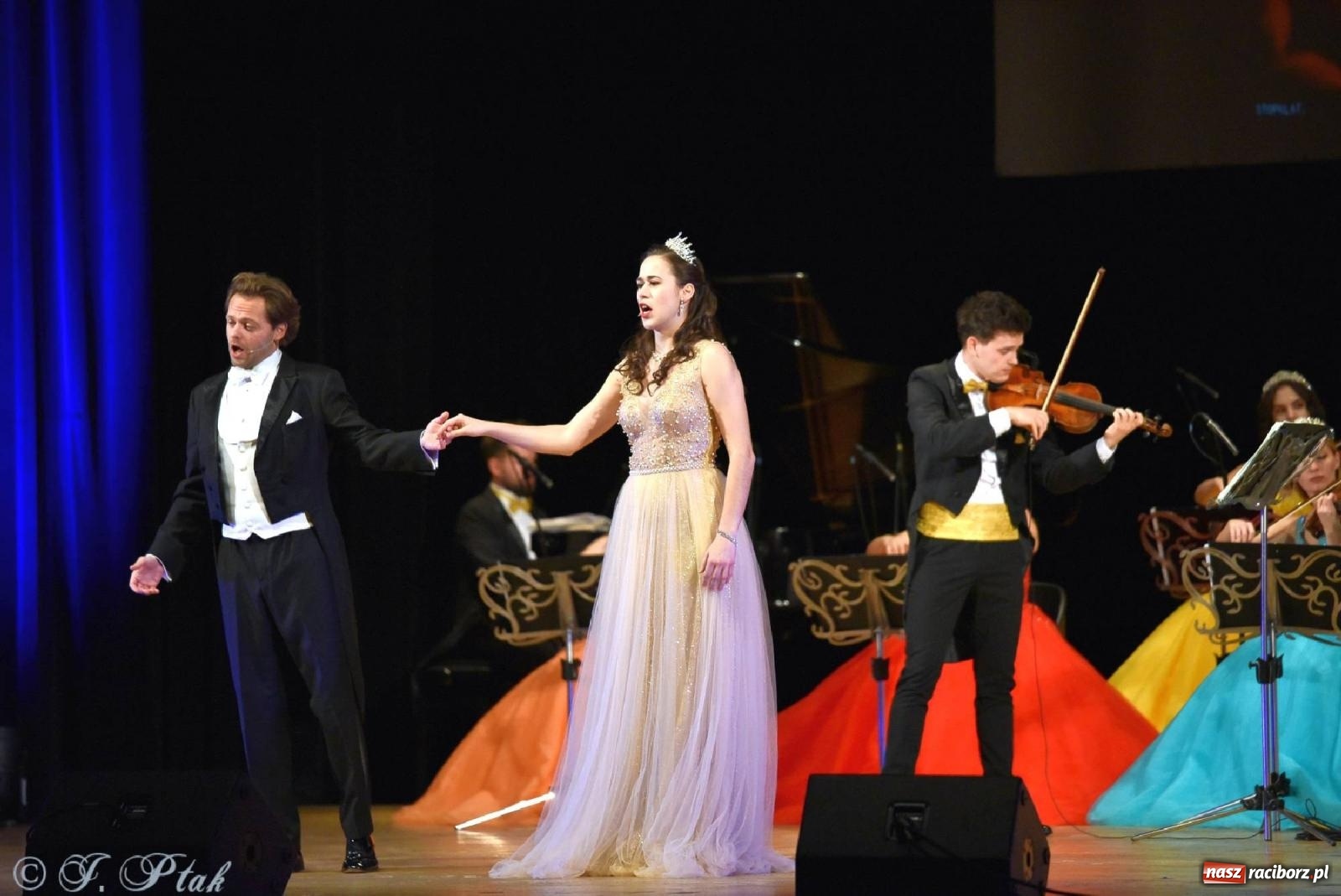 Zdjęcie w galerii na portalu naszraciborz.pl: Magiczny klimat starego Wiednia w RCK-u [FOTO] wiadomości z regionu