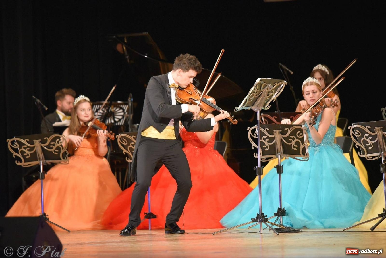 Zdjęcie w galerii na portalu naszraciborz.pl: Magiczny klimat starego Wiednia w RCK-u [FOTO] wiadomości z regionu