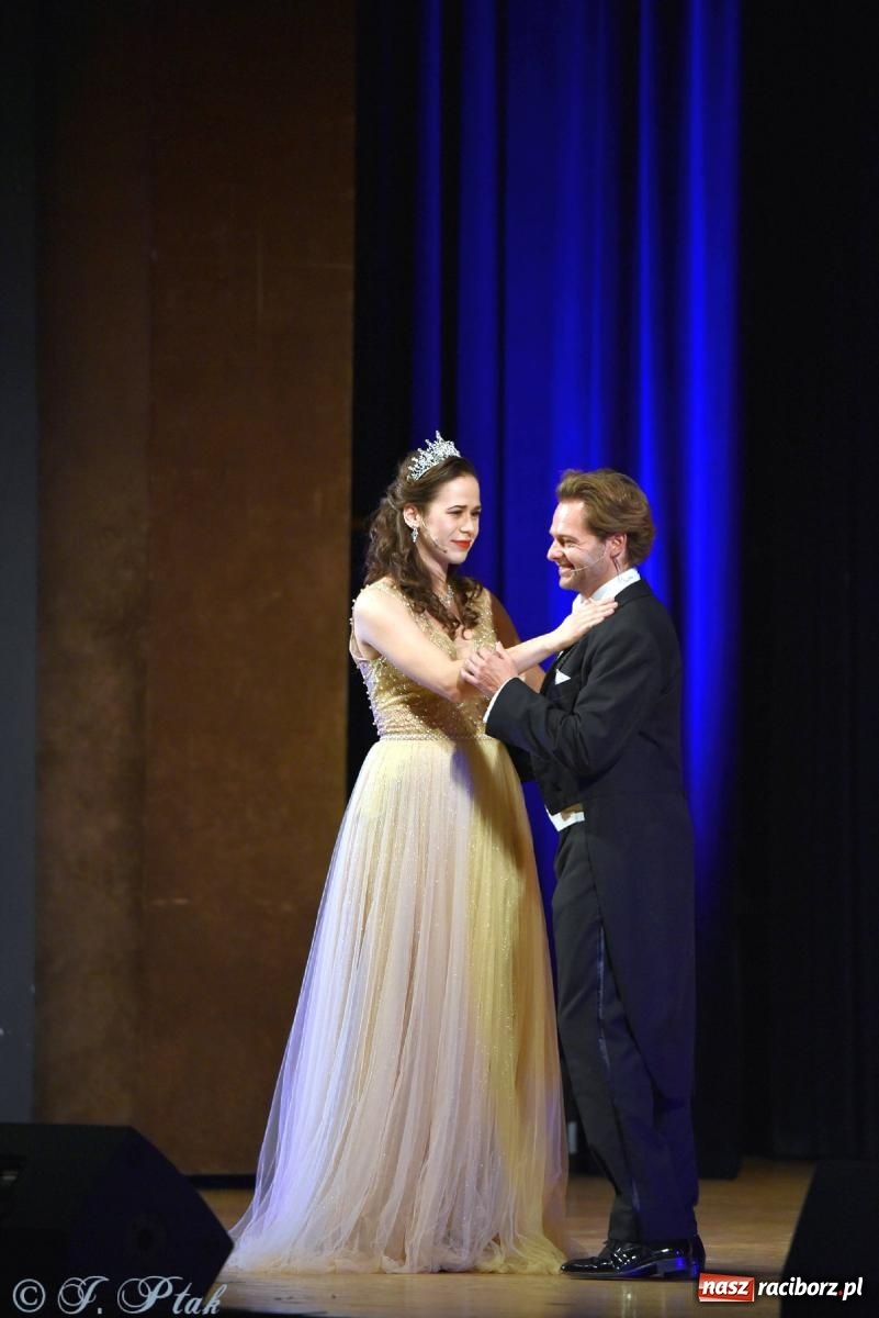 Zdjęcie w galerii na portalu naszraciborz.pl: Magiczny klimat starego Wiednia w RCK-u [FOTO] wiadomości z regionu