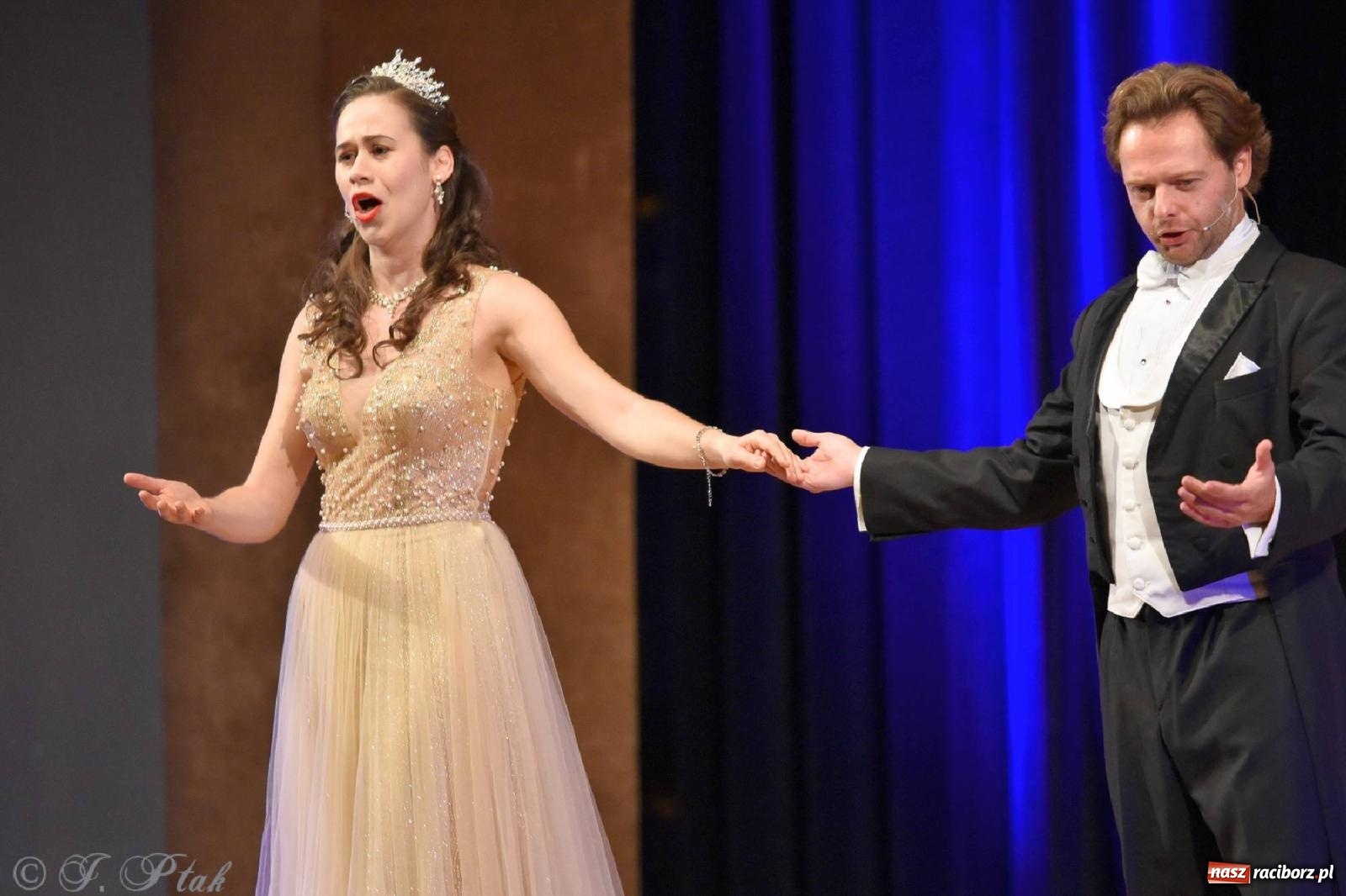 Zdjęcie w galerii na portalu naszraciborz.pl: Magiczny klimat starego Wiednia w RCK-u [FOTO] wiadomości z regionu