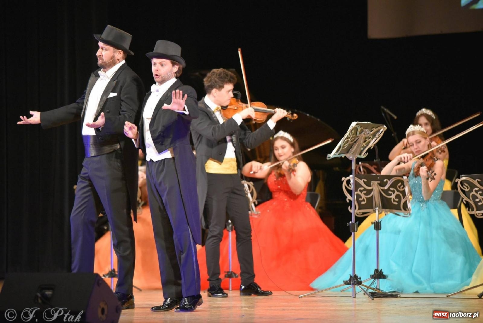 Zdjęcie w galerii na portalu naszraciborz.pl: Magiczny klimat starego Wiednia w RCK-u [FOTO] wiadomości z regionu