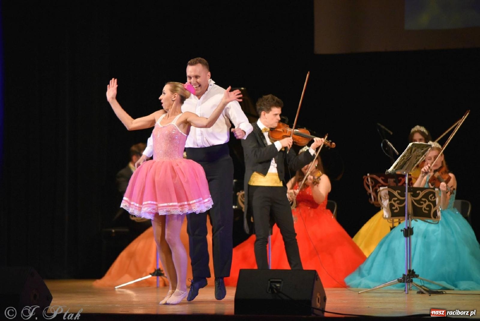 Zdjęcie w galerii na portalu naszraciborz.pl: Magiczny klimat starego Wiednia w RCK-u [FOTO] wiadomości z regionu