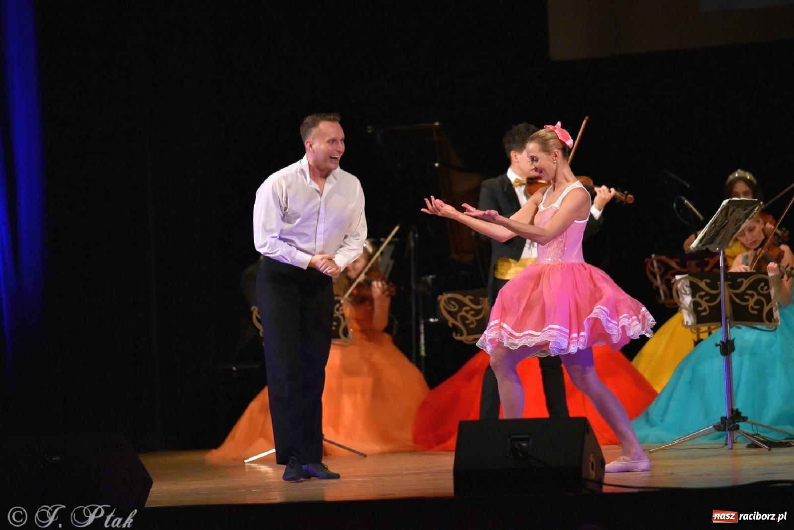 Zdjęcie w galerii na portalu naszraciborz.pl: Magiczny klimat starego Wiednia w RCK-u [FOTO] wiadomości z regionu