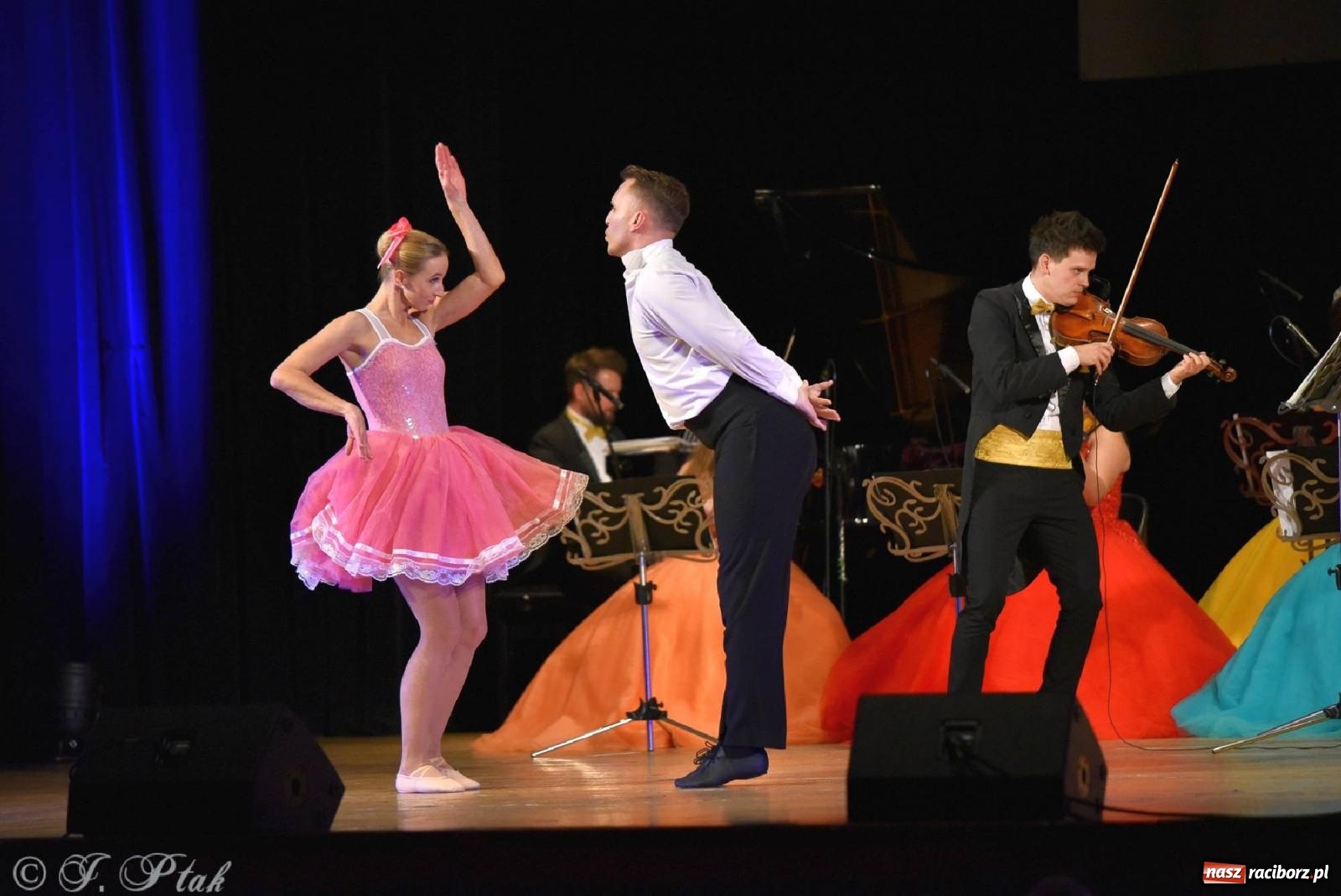 Zdjęcie w galerii na portalu naszraciborz.pl: Magiczny klimat starego Wiednia w RCK-u [FOTO] wiadomości z regionu