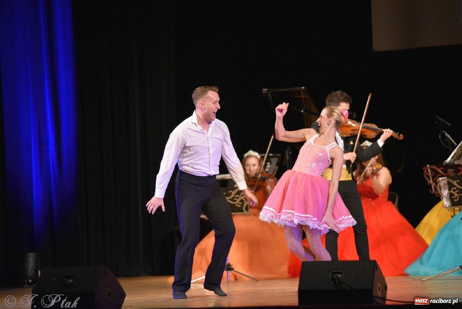 Zdjęcie w galerii na portalu naszraciborz.pl: Magiczny klimat starego Wiednia w RCK-u [FOTO] wiadomości z regionu