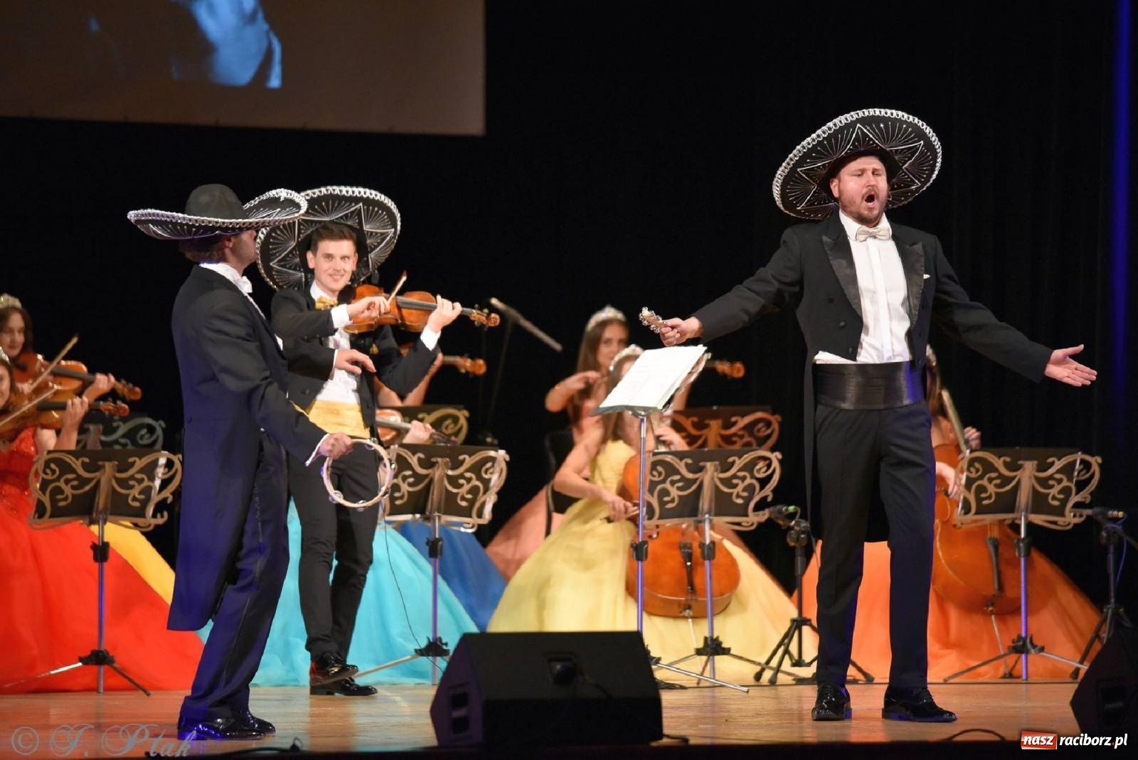 Zdjęcie w galerii na portalu naszraciborz.pl: Magiczny klimat starego Wiednia w RCK-u [FOTO] wiadomości z regionu