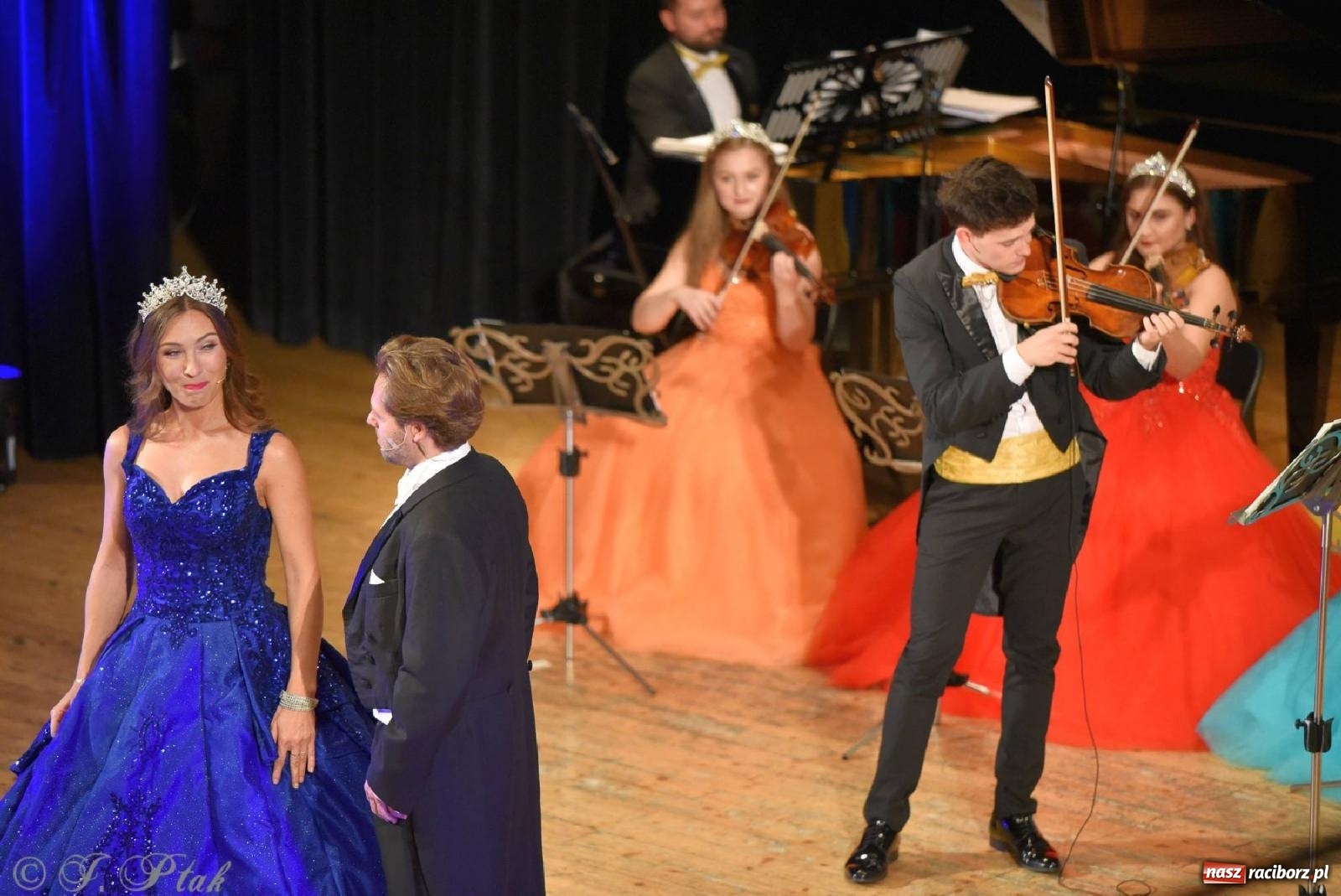 Zdjęcie w galerii na portalu naszraciborz.pl: Magiczny klimat starego Wiednia w RCK-u [FOTO] wiadomości z regionu