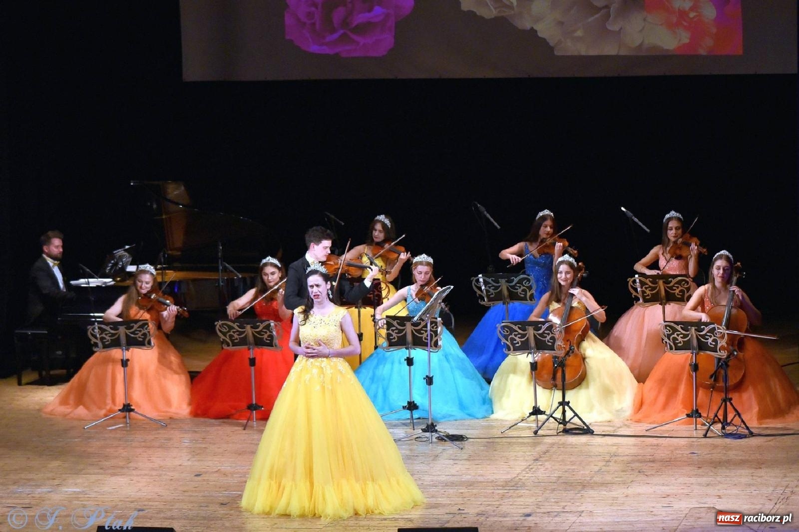 Zdjęcie w galerii na portalu naszraciborz.pl: Magiczny klimat starego Wiednia w RCK-u [FOTO] wiadomości z regionu