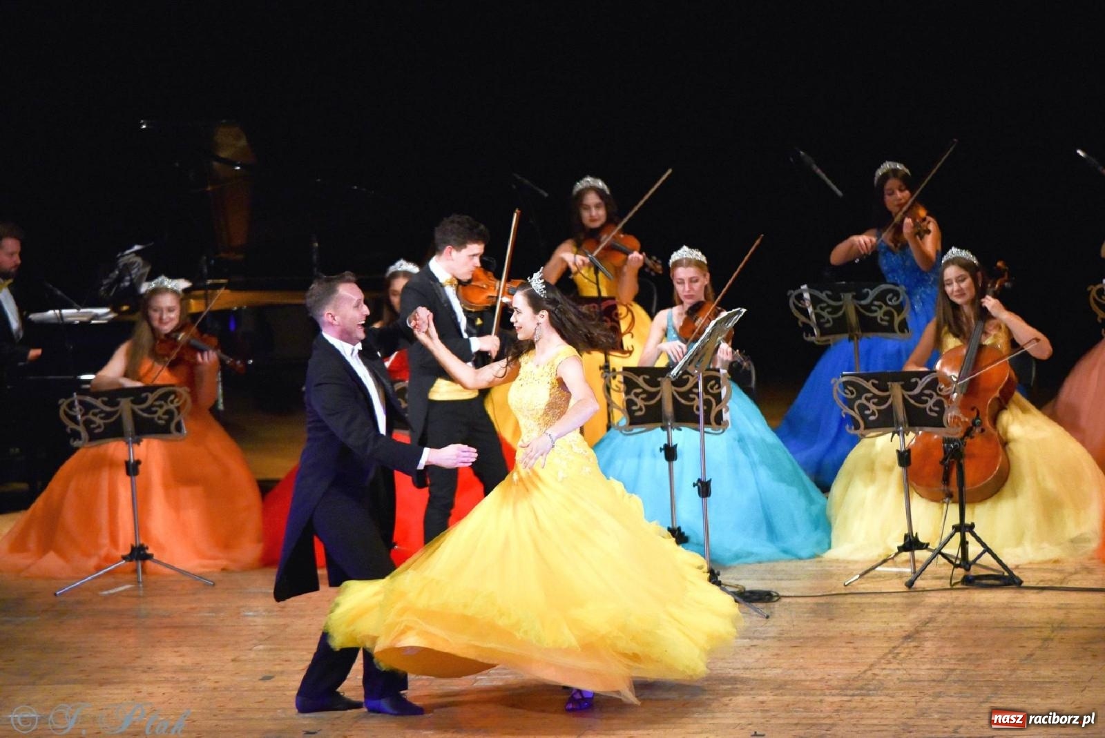 Zdjęcie w galerii na portalu naszraciborz.pl: Magiczny klimat starego Wiednia w RCK-u [FOTO] wiadomości z regionu