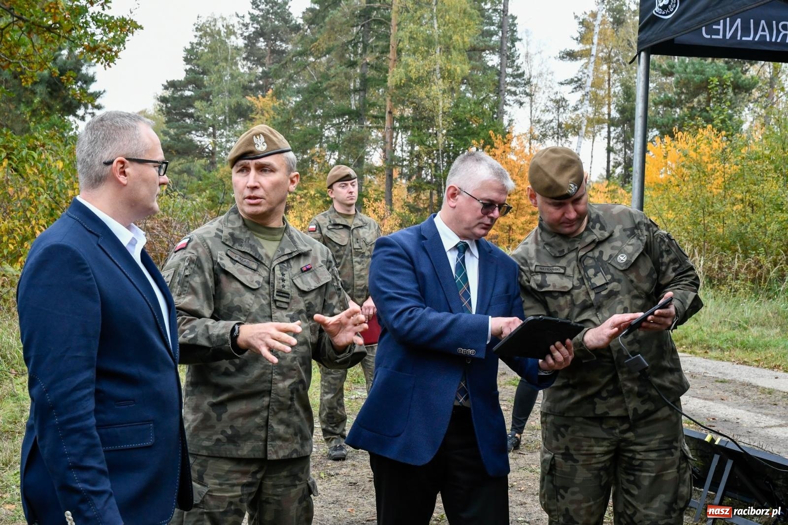 Zdjęcie w galerii na portalu naszraciborz.pl: Strzały i wybuchy. Śląscy terytorialsi ćwiczą w Kuźni Raciborskiej [FOTO i WIDEO] wiadomości z regionu