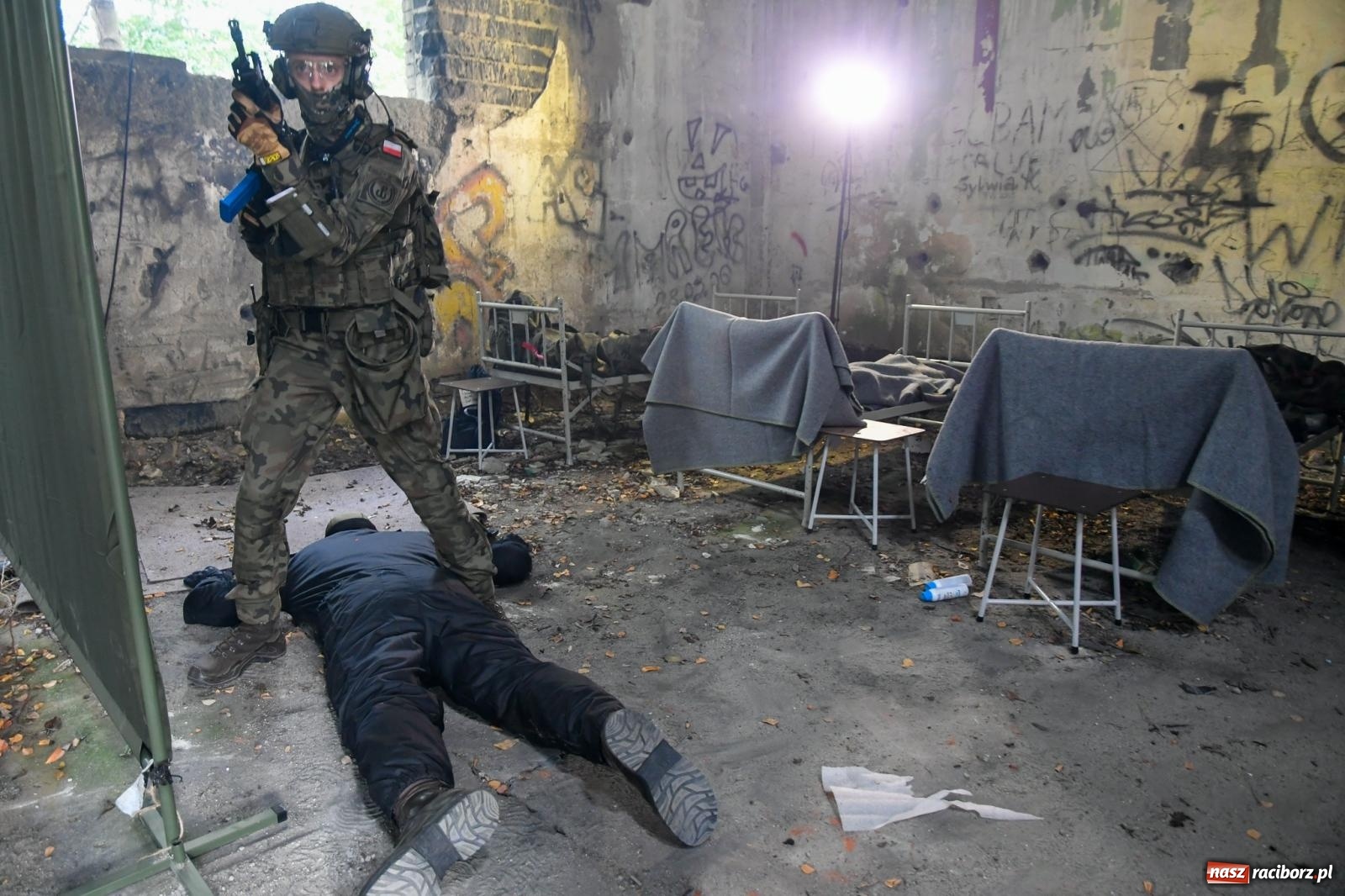 Zdjęcie w galerii na portalu naszraciborz.pl: Strzały i wybuchy. Śląscy terytorialsi ćwiczą w Kuźni Raciborskiej [FOTO i WIDEO] wiadomości z regionu