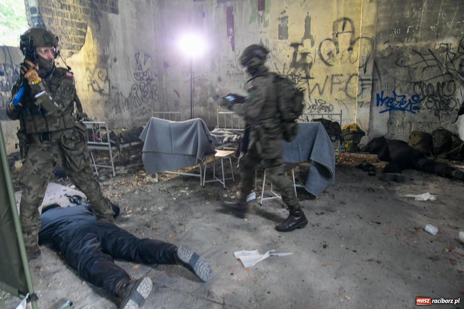 Zdjęcie w galerii na portalu naszraciborz.pl: Strzały i wybuchy. Śląscy terytorialsi ćwiczą w Kuźni Raciborskiej [FOTO i WIDEO] wiadomości z regionu