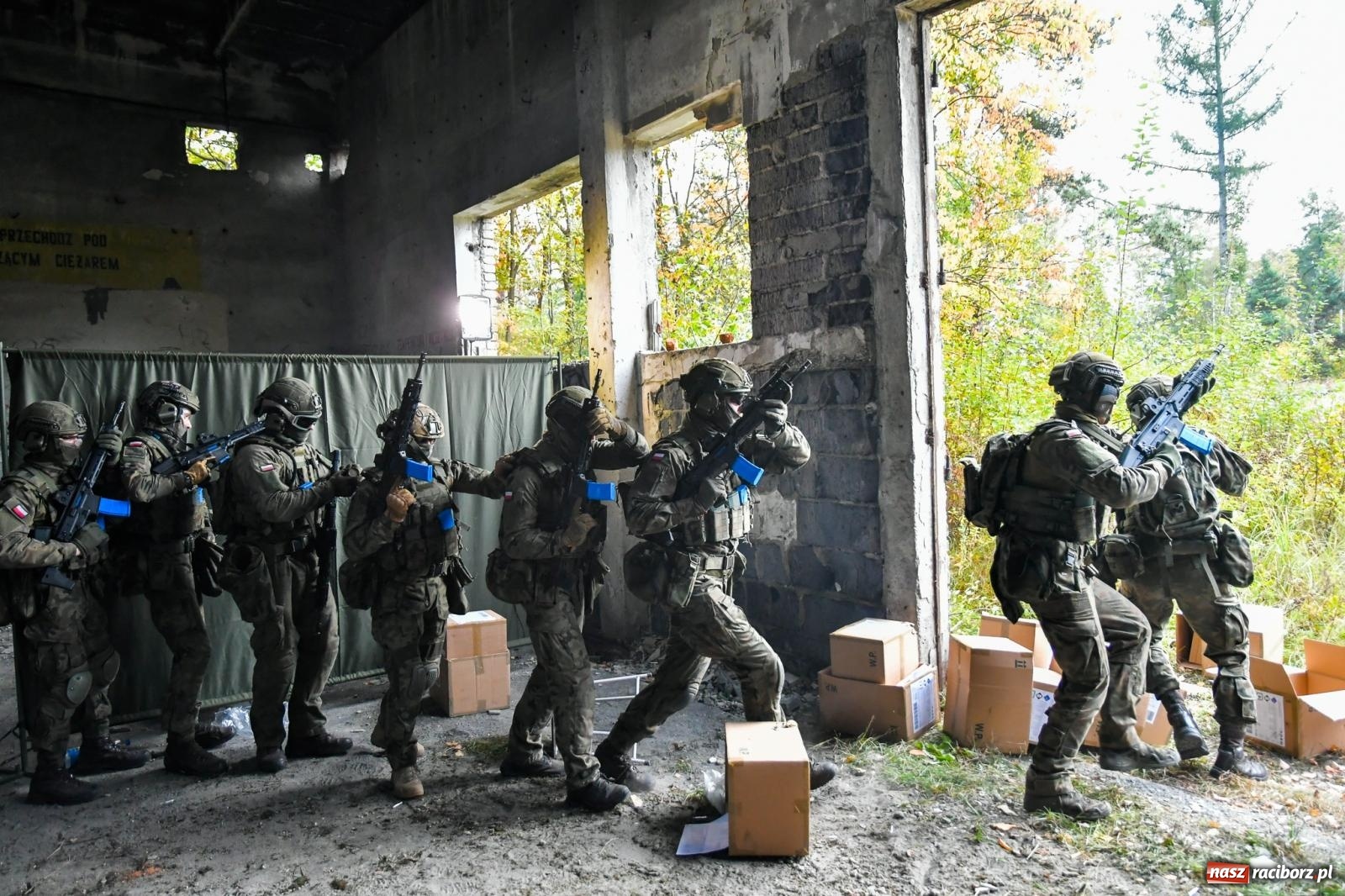 Zdjęcie w galerii na portalu naszraciborz.pl: Strzały i wybuchy. Śląscy terytorialsi ćwiczą w Kuźni Raciborskiej [FOTO i WIDEO] wiadomości z regionu