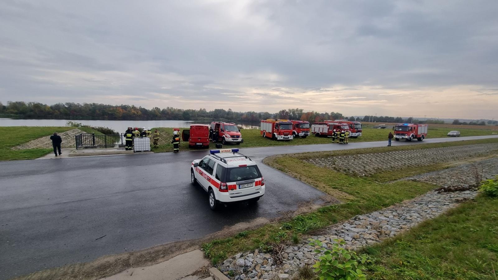 Zdjęcie w galerii na portalu naszraciborz.pl: Strażackie grupy ratownictwa chemicznego działają w Krzyżanowicach wiadomości z regionu