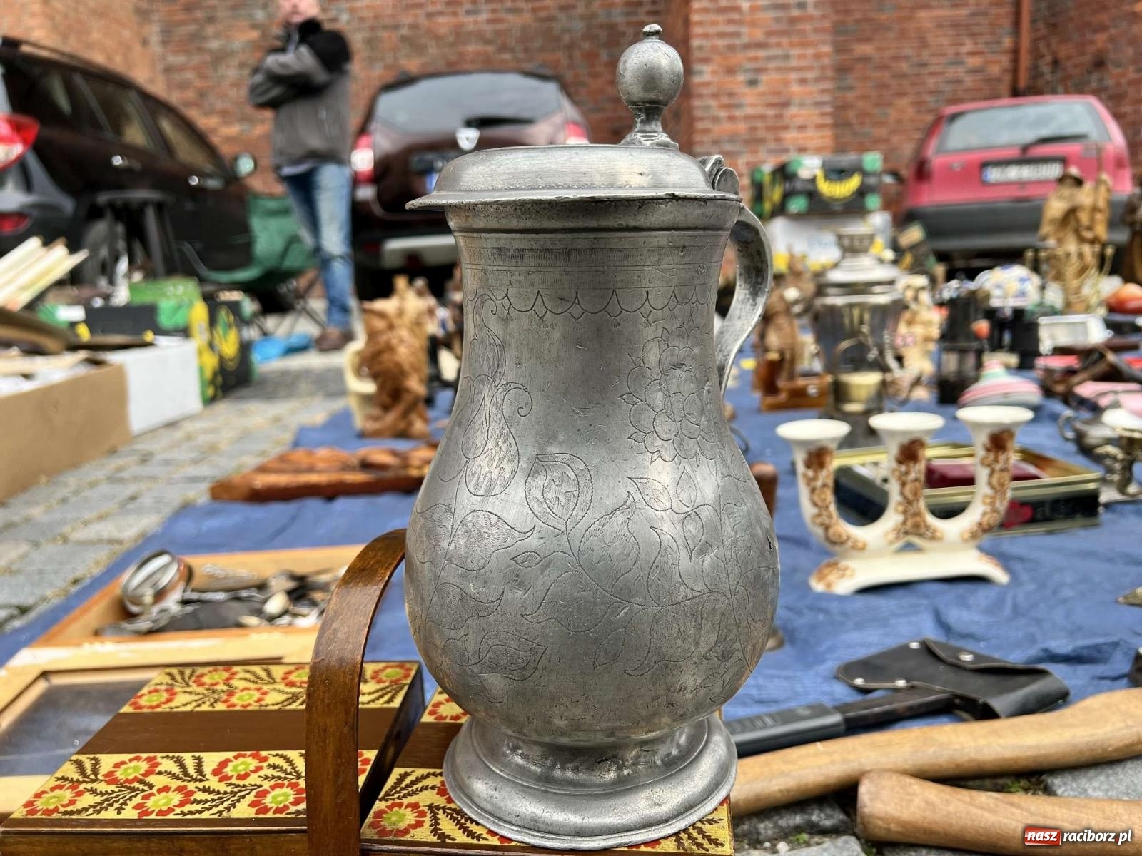 Zdjęcie w galerii na portalu naszraciborz.pl: Raciborski targ staroci i jedna perełka wiadomości z regionu