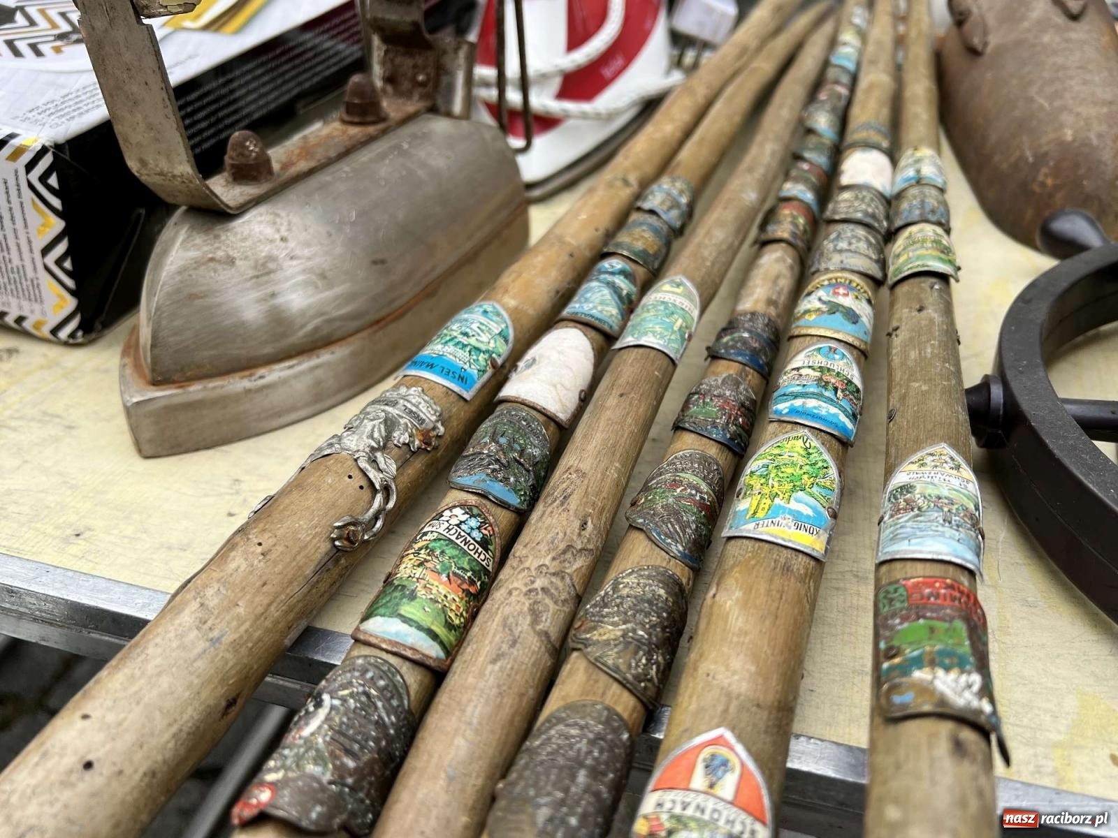 Zdjęcie w galerii na portalu naszraciborz.pl: Raciborski targ staroci i jedna perełka wiadomości z regionu