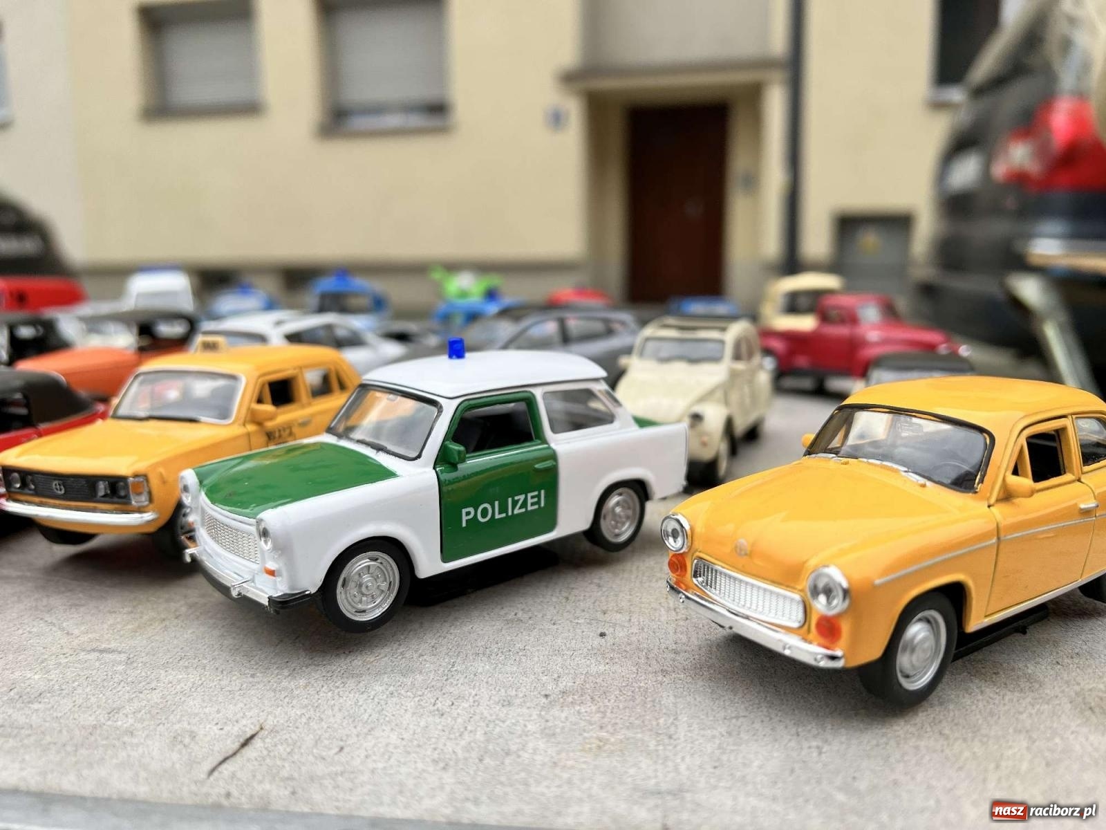 Zdjęcie w galerii na portalu naszraciborz.pl: Raciborski targ staroci i jedna perełka wiadomości z regionu