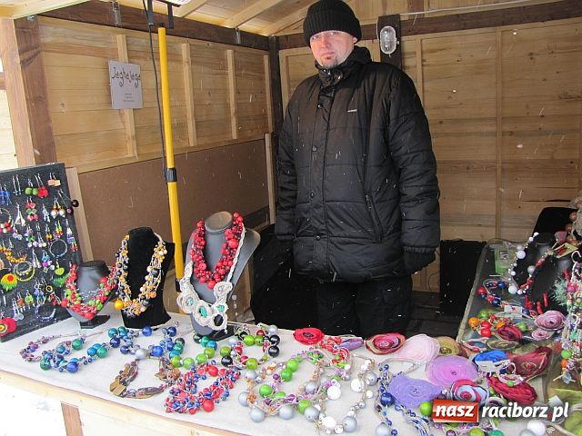 Zdjęcie w galerii na portalu naszraciborz.pl: Swojskie wyroby na Rynku wiadomości z regionu