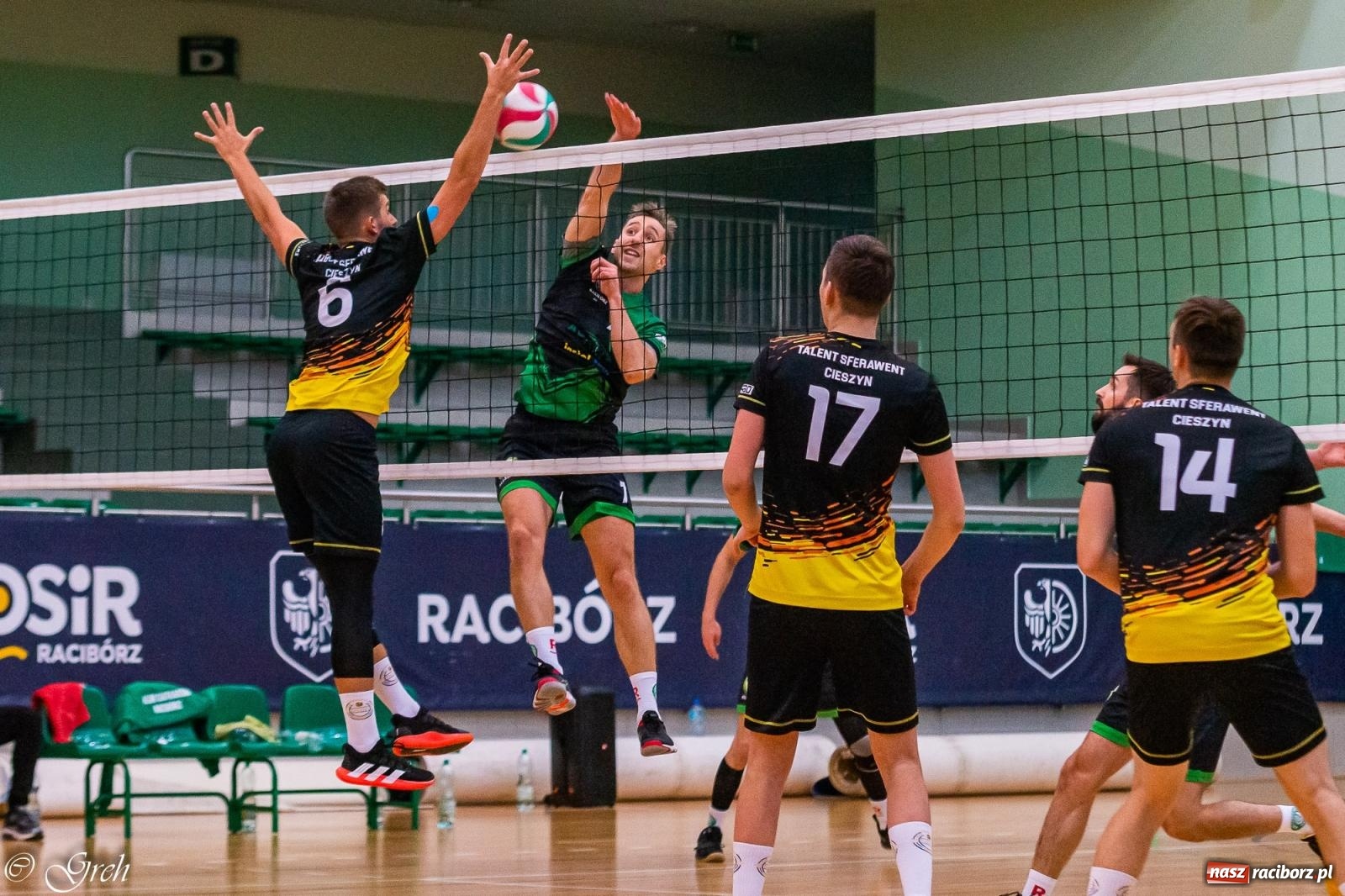 Zdjęcie w galerii na portalu naszraciborz.pl: Siatkarski dreszczowiec w I lidze śląskiej [FOTO i WIDEO] wiadomości z regionu