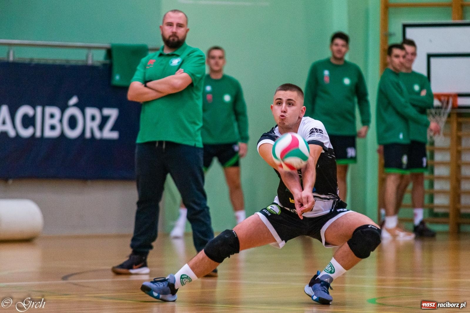 Zdjęcie w galerii na portalu naszraciborz.pl: Siatkarski dreszczowiec w I lidze śląskiej [FOTO i WIDEO] wiadomości z regionu
