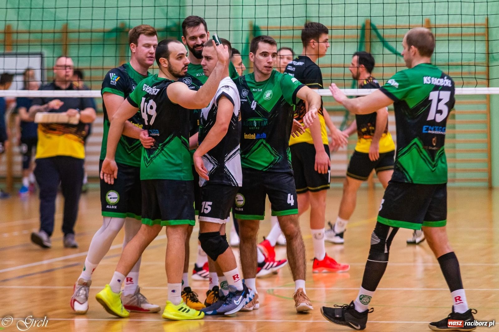 Zdjęcie w galerii na portalu naszraciborz.pl: Siatkarski dreszczowiec w I lidze śląskiej [FOTO i WIDEO] wiadomości z regionu
