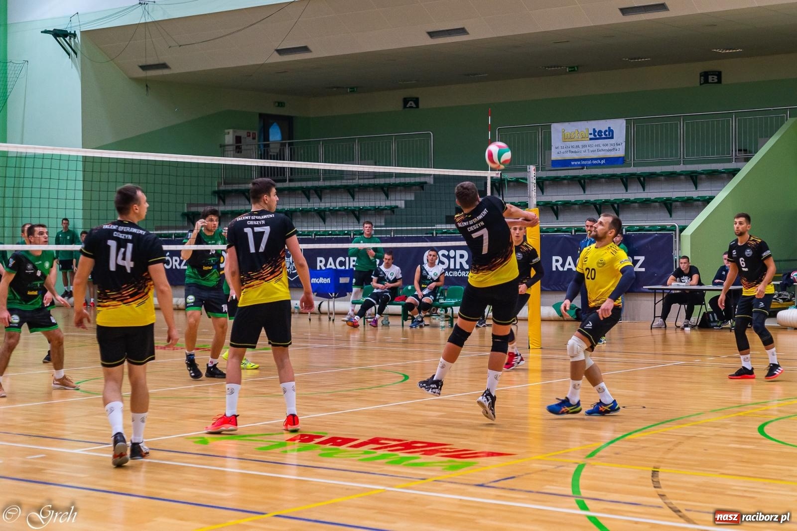 Zdjęcie w galerii na portalu naszraciborz.pl: Siatkarski dreszczowiec w I lidze śląskiej [FOTO i WIDEO] wiadomości z regionu