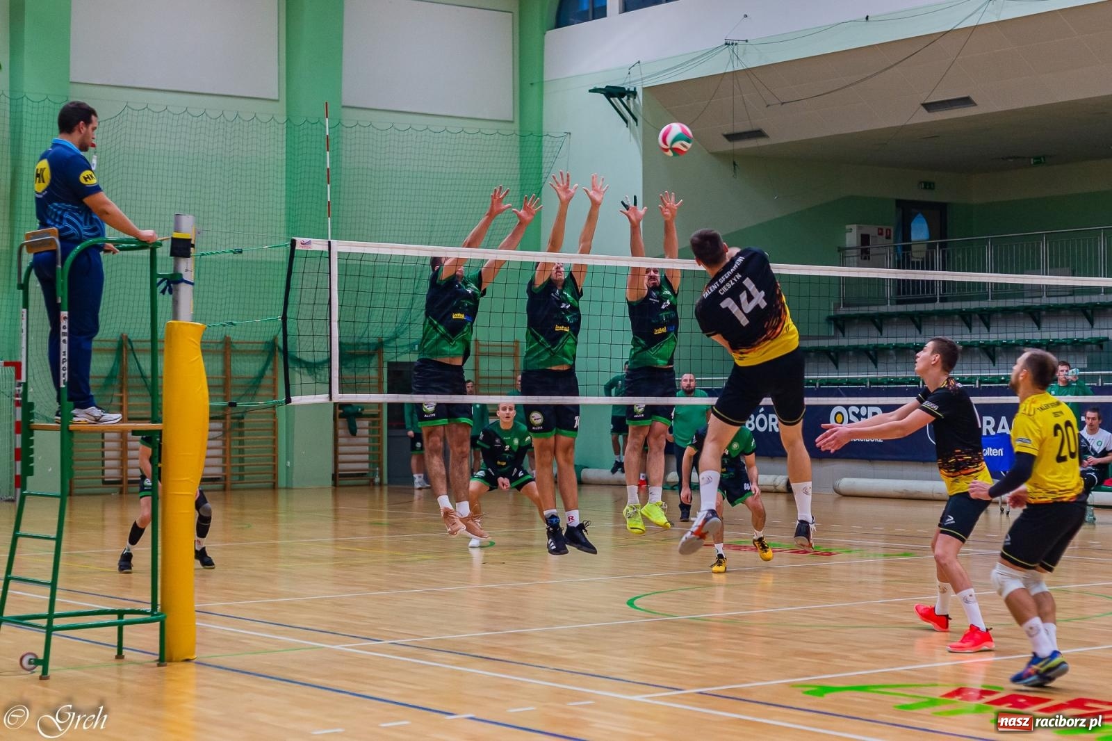 Zdjęcie w galerii na portalu naszraciborz.pl: Siatkarski dreszczowiec w I lidze śląskiej [FOTO i WIDEO] wiadomości z regionu