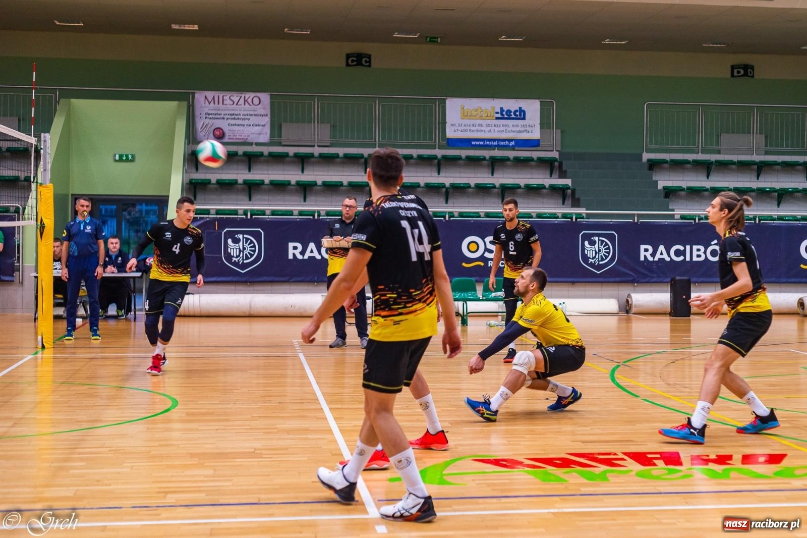 Zdjęcie w galerii na portalu naszraciborz.pl: Siatkarski dreszczowiec w I lidze śląskiej [FOTO i WIDEO] wiadomości z regionu