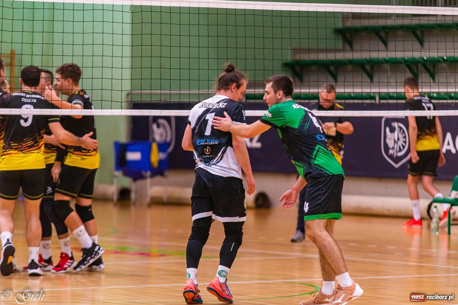 Zdjęcie w galerii na portalu naszraciborz.pl: Siatkarski dreszczowiec w I lidze śląskiej [FOTO i WIDEO] wiadomości z regionu