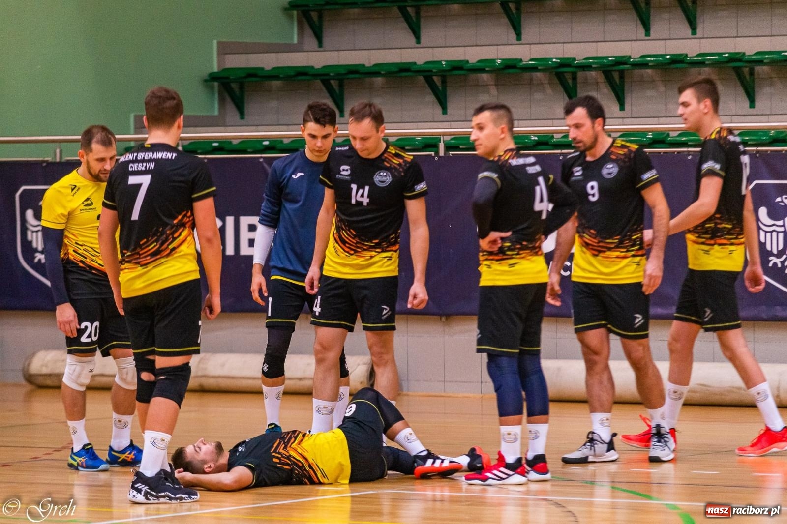 Zdjęcie w galerii na portalu naszraciborz.pl: Siatkarski dreszczowiec w I lidze śląskiej [FOTO i WIDEO] wiadomości z regionu