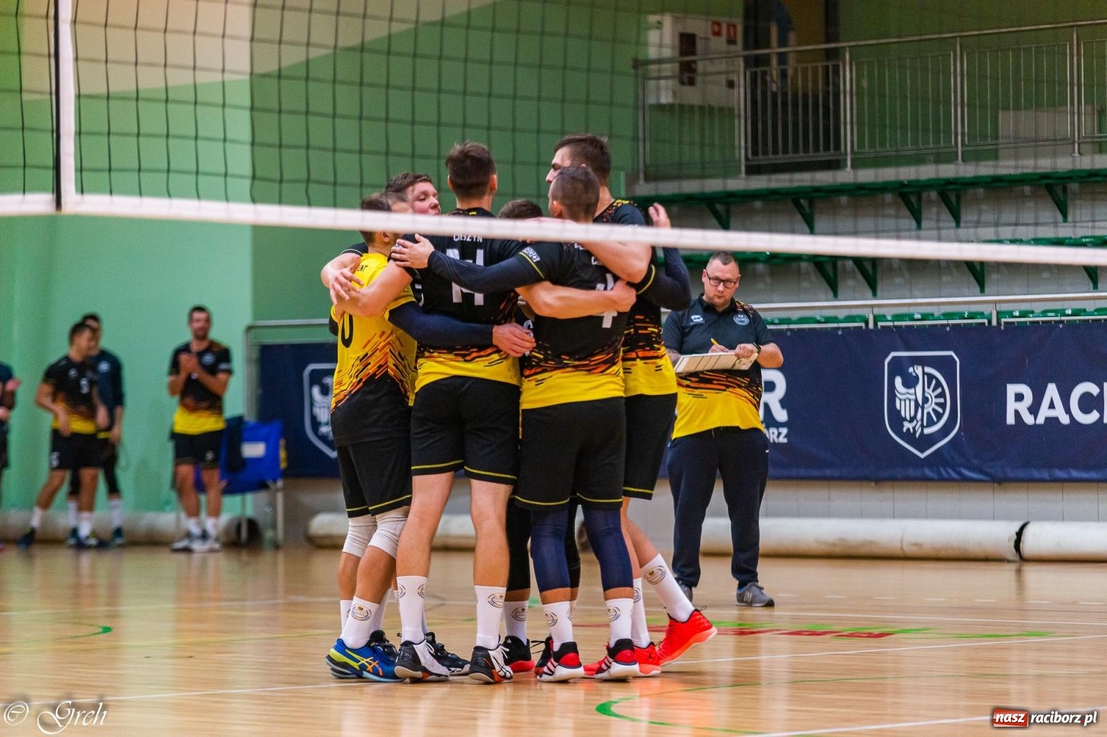 Zdjęcie w galerii na portalu naszraciborz.pl: Siatkarski dreszczowiec w I lidze śląskiej [FOTO i WIDEO] wiadomości z regionu