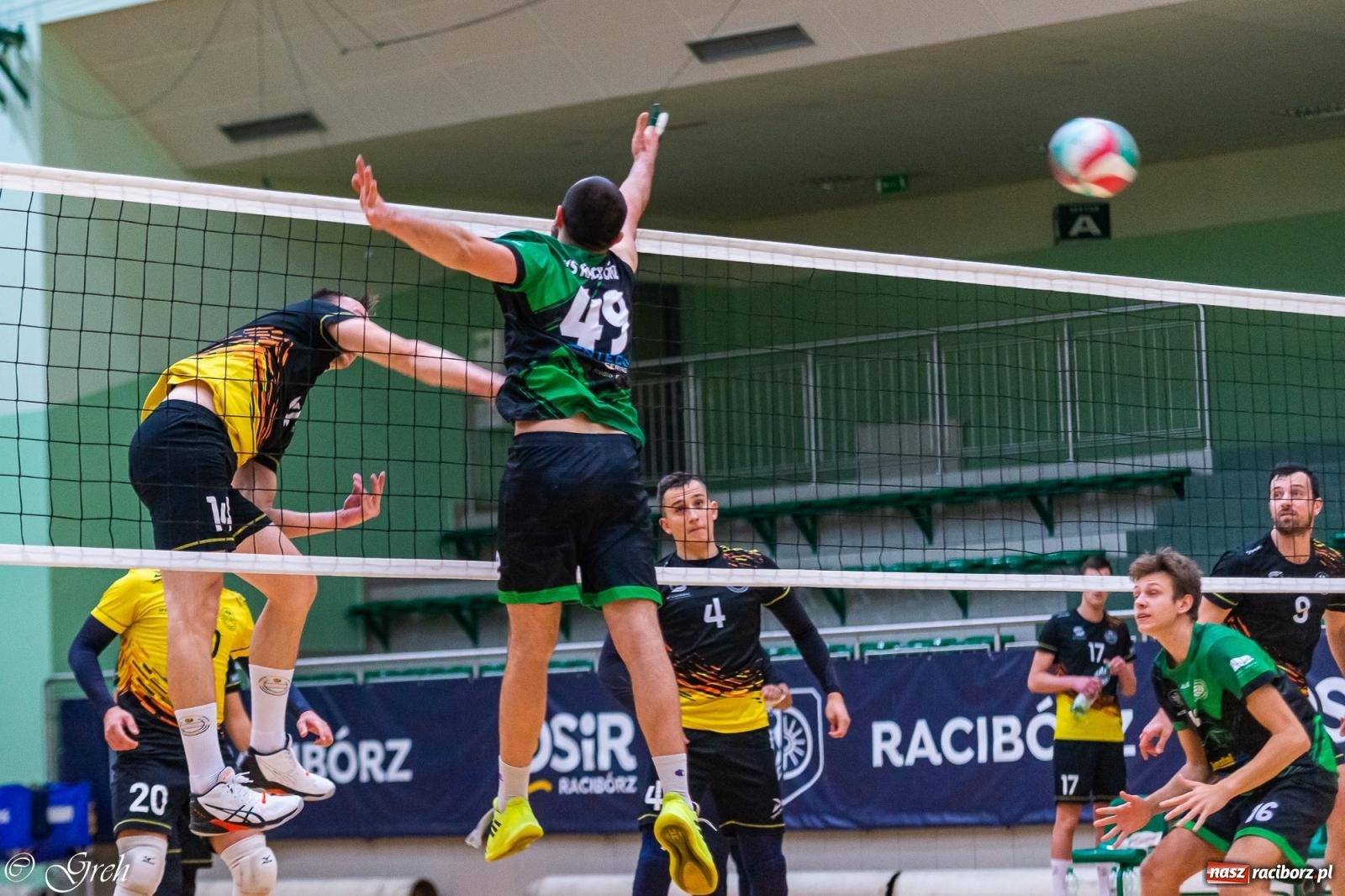 Zdjęcie w galerii na portalu naszraciborz.pl: Siatkarski dreszczowiec w I lidze śląskiej [FOTO i WIDEO] wiadomości z regionu