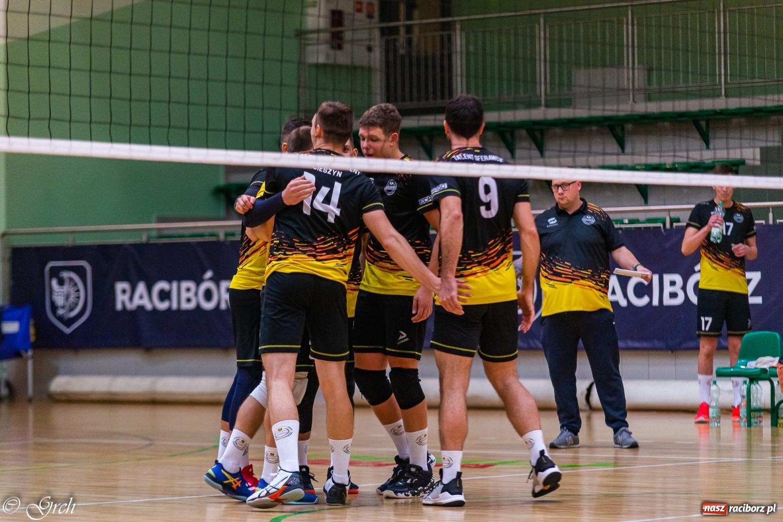 Zdjęcie w galerii na portalu naszraciborz.pl: Siatkarski dreszczowiec w I lidze śląskiej [FOTO i WIDEO] wiadomości z regionu