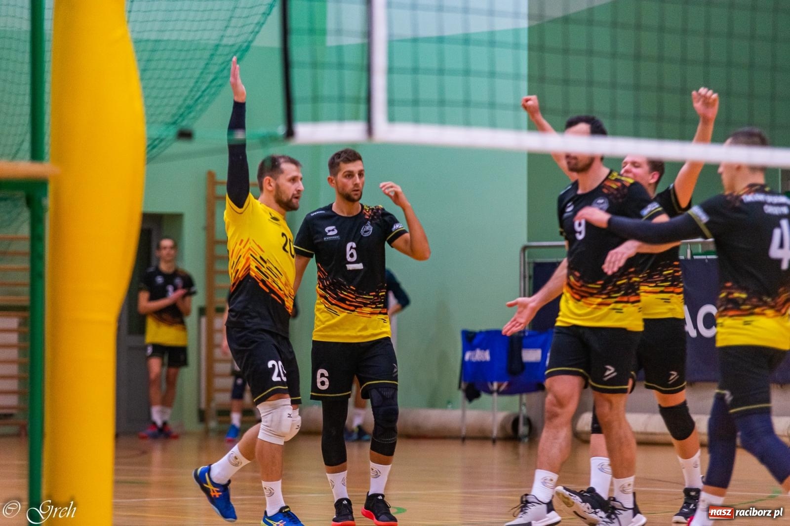 Zdjęcie w galerii na portalu naszraciborz.pl: Siatkarski dreszczowiec w I lidze śląskiej [FOTO i WIDEO] wiadomości z regionu
