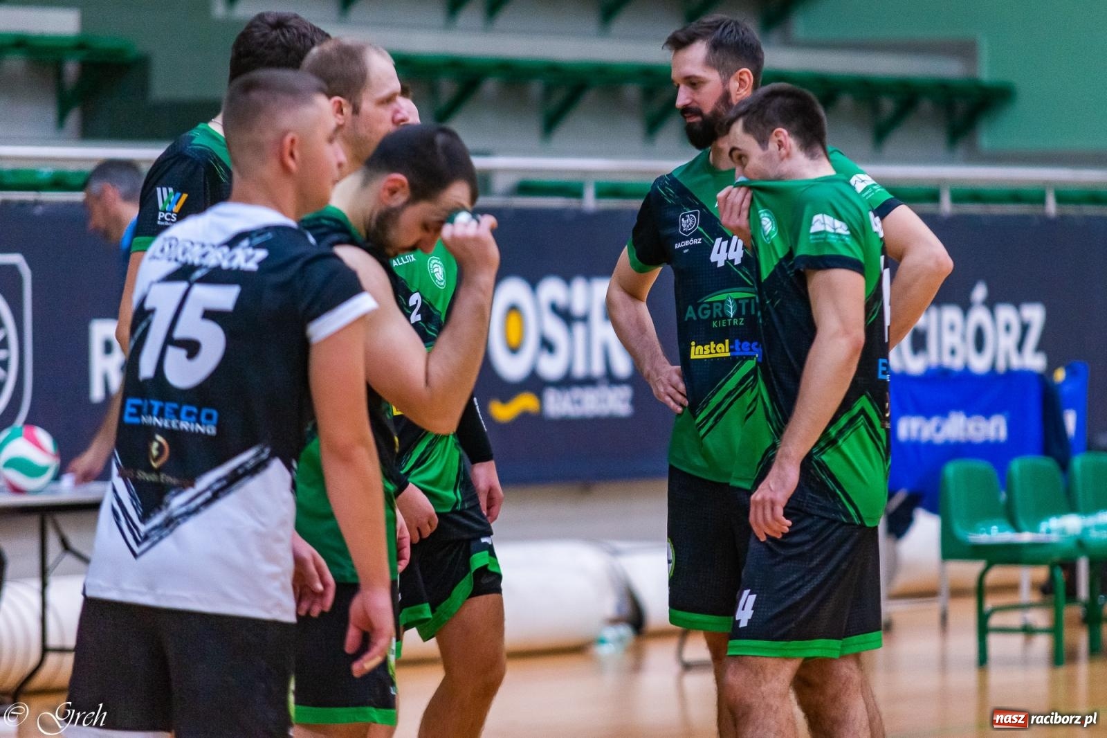 Zdjęcie w galerii na portalu naszraciborz.pl: Siatkarski dreszczowiec w I lidze śląskiej [FOTO i WIDEO] wiadomości z regionu