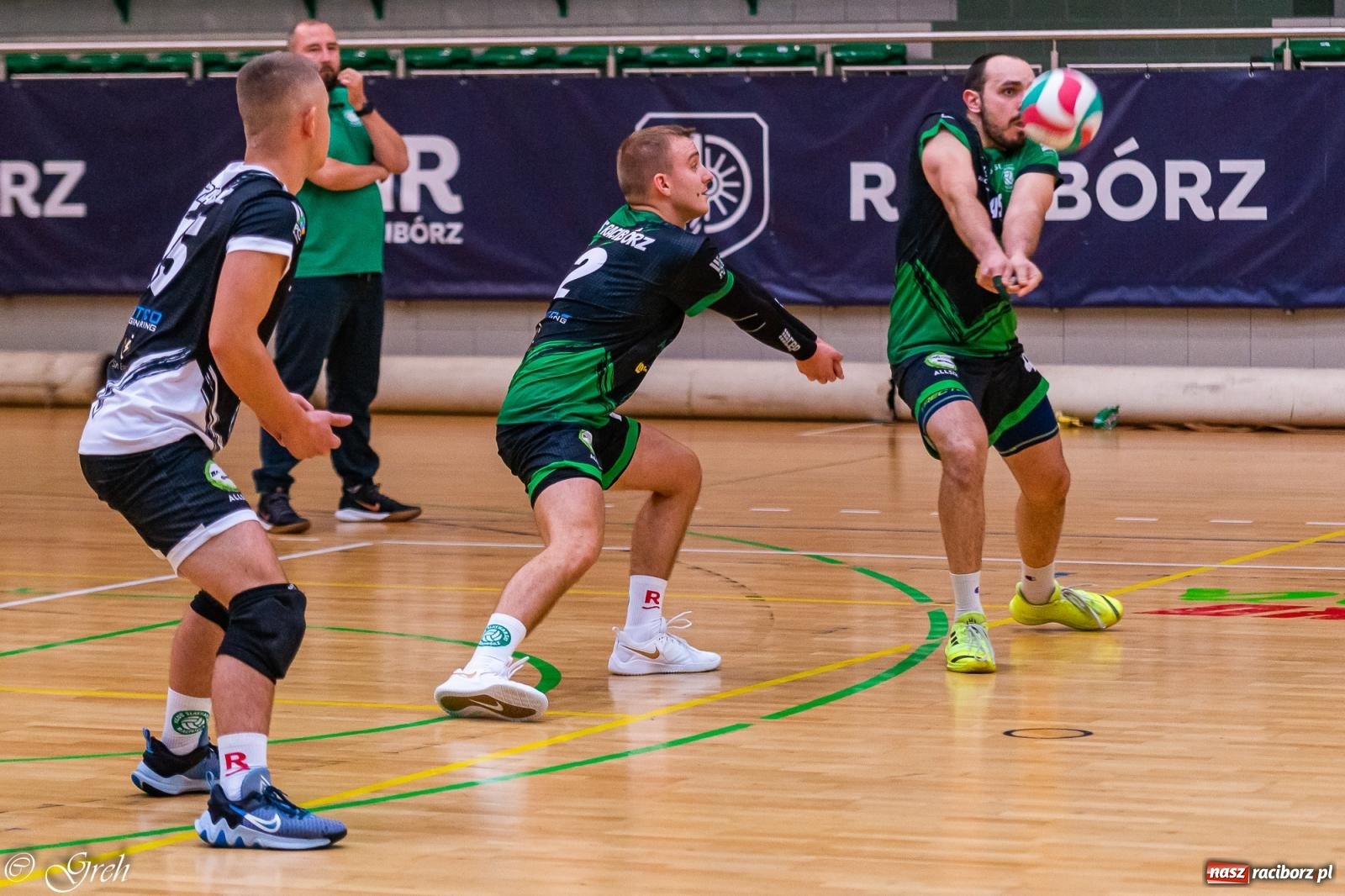 Zdjęcie w galerii na portalu naszraciborz.pl: Siatkarski dreszczowiec w I lidze śląskiej [FOTO i WIDEO] wiadomości z regionu
