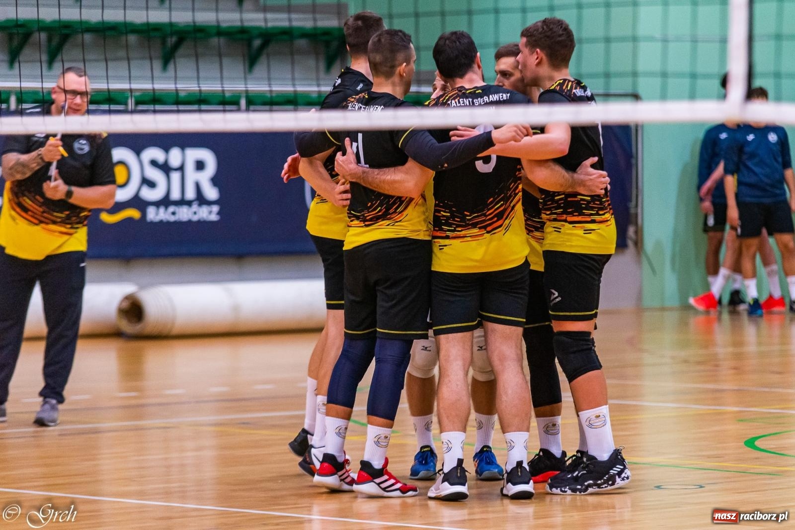 Zdjęcie w galerii na portalu naszraciborz.pl: Siatkarski dreszczowiec w I lidze śląskiej [FOTO i WIDEO] wiadomości z regionu