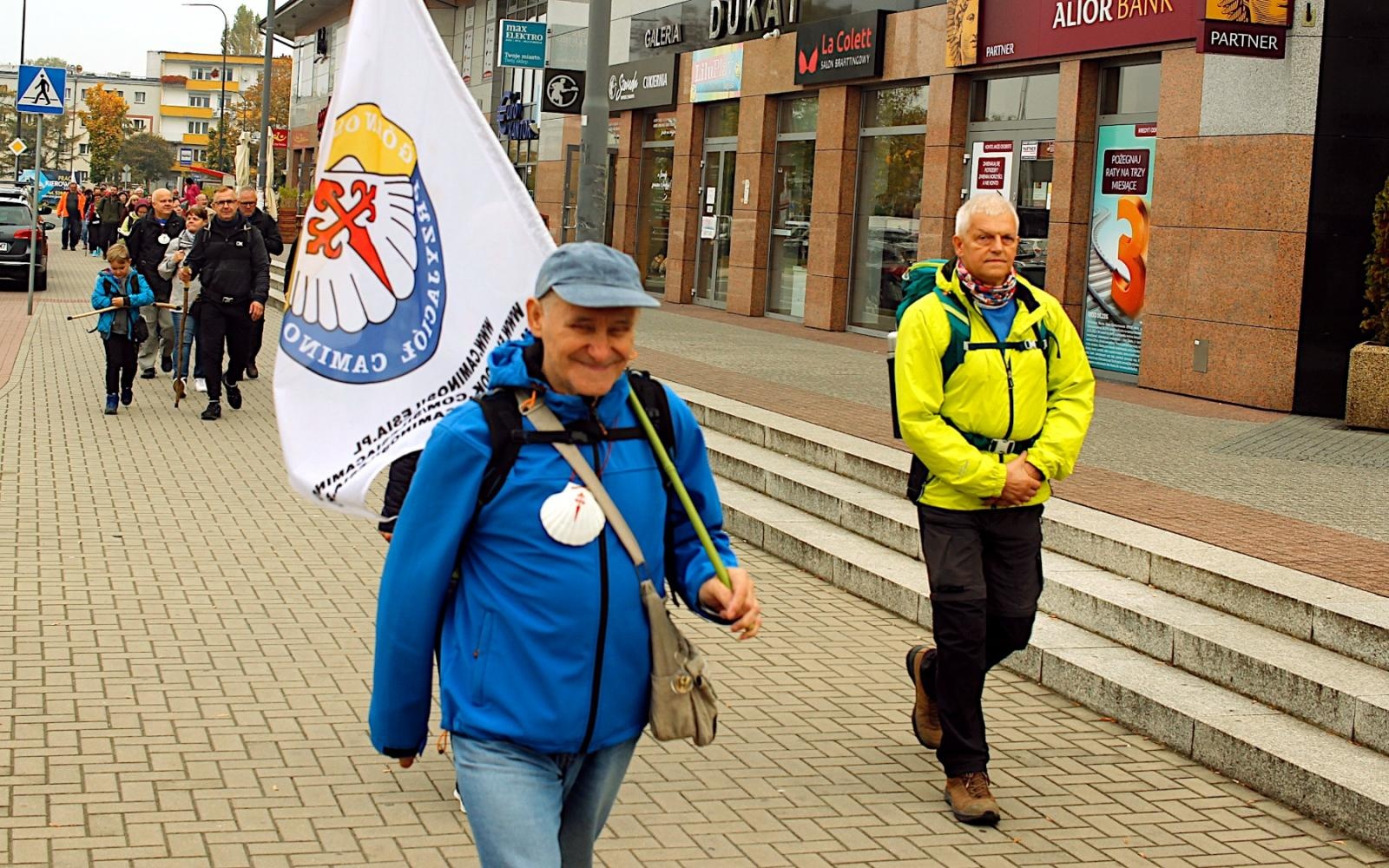 Zdjęcie w galerii na portalu naszraciborz.pl: Szlak przetarty. Pielgrzymi od św. Jakuba dotarli do Czech wiadomości z regionu