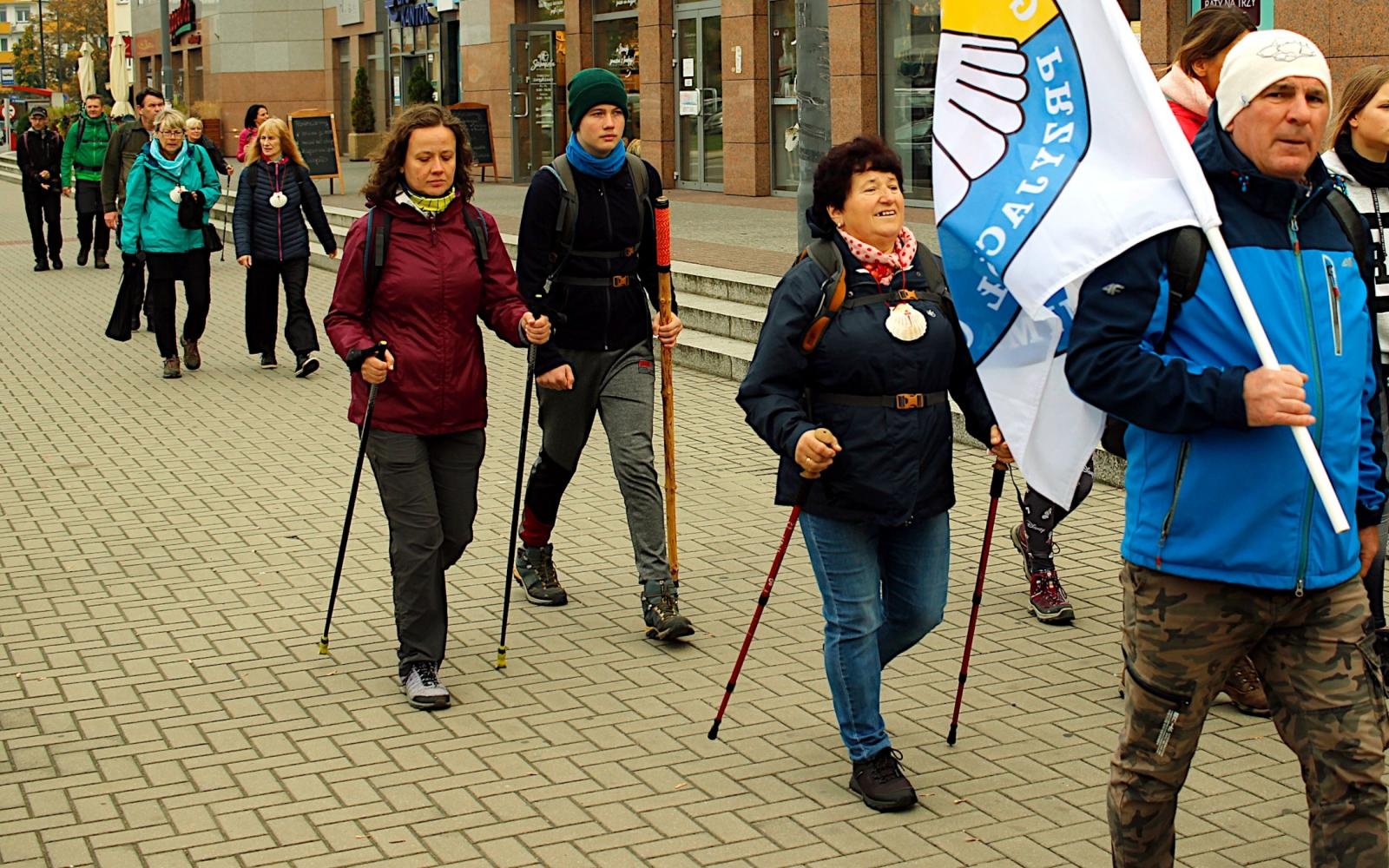 Zdjęcie w galerii na portalu naszraciborz.pl: Szlak przetarty. Pielgrzymi od św. Jakuba dotarli do Czech wiadomości z regionu