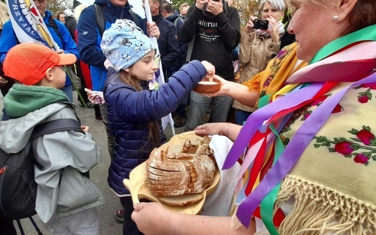 Zdjęcie w galerii na portalu naszraciborz.pl: Szlak przetarty. Pielgrzymi od św. Jakuba dotarli do Czech wiadomości z regionu