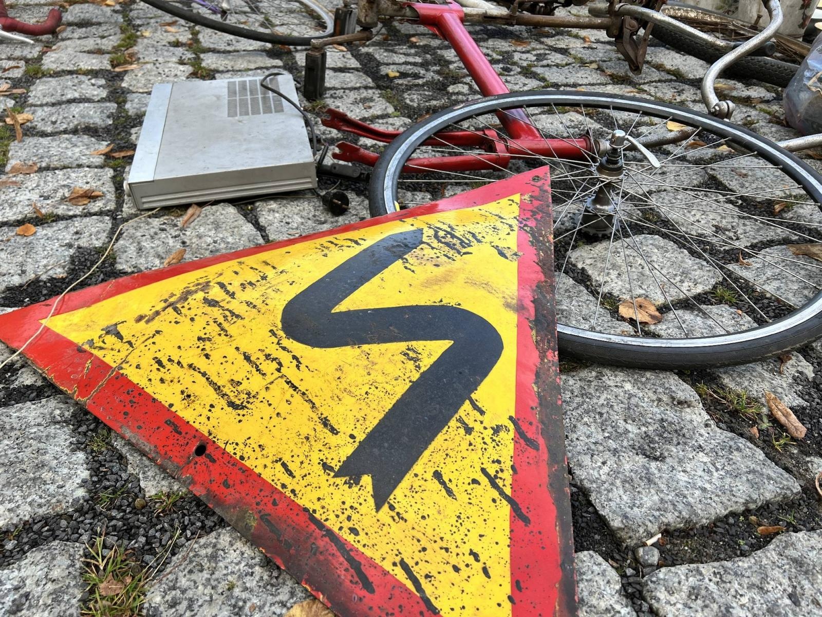 Zdjęcie w galerii na portalu naszraciborz.pl: Targ staroci w Krzanowicach. Coś na słodko i antyki wiadomości z regionu