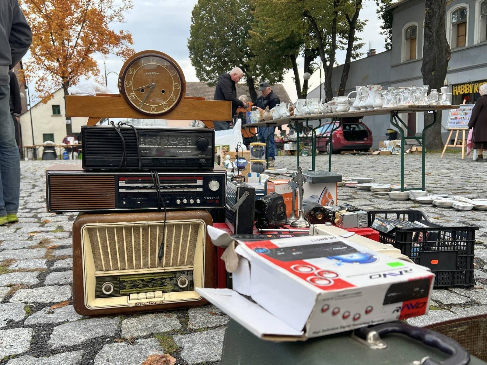 Zdjęcie w galerii na portalu naszraciborz.pl: Targ staroci w Krzanowicach. Coś na słodko i antyki wiadomości z regionu