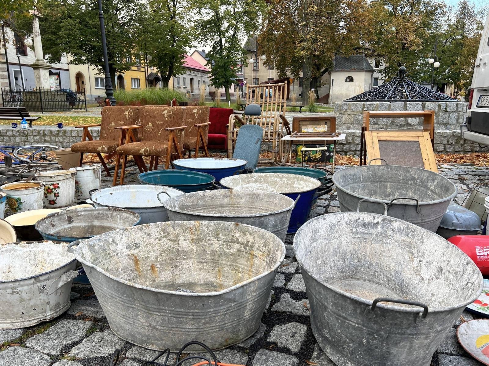 Zdjęcie w galerii na portalu naszraciborz.pl: Targ staroci w Krzanowicach. Coś na słodko i antyki wiadomości z regionu