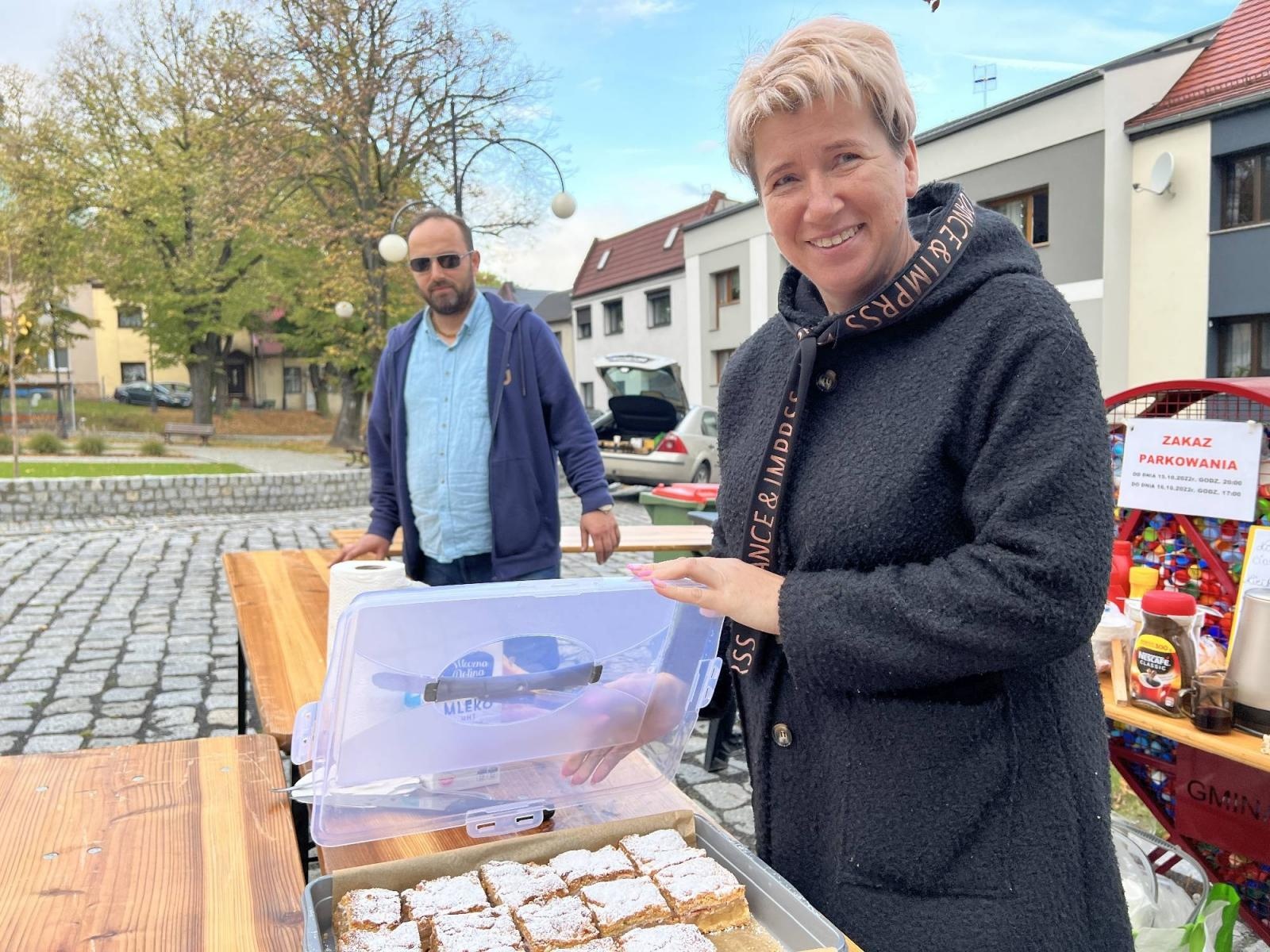 Zdjęcie w galerii na portalu naszraciborz.pl: Targ staroci w Krzanowicach. Coś na słodko i antyki wiadomości z regionu