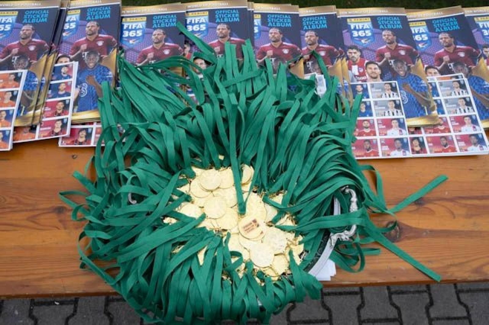 Zdjęcie w galerii na portalu naszraciborz.pl: W Chałupkach w piłkę grali i pieniądze dla Mikołaja zbierali wiadomości z regionu