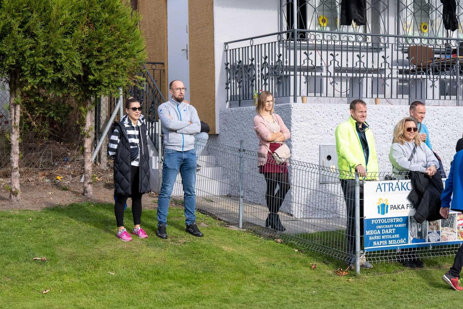 Zdjęcie w galerii na portalu naszraciborz.pl: W Chałupkach w piłkę grali i pieniądze dla Mikołaja zbierali wiadomości z regionu