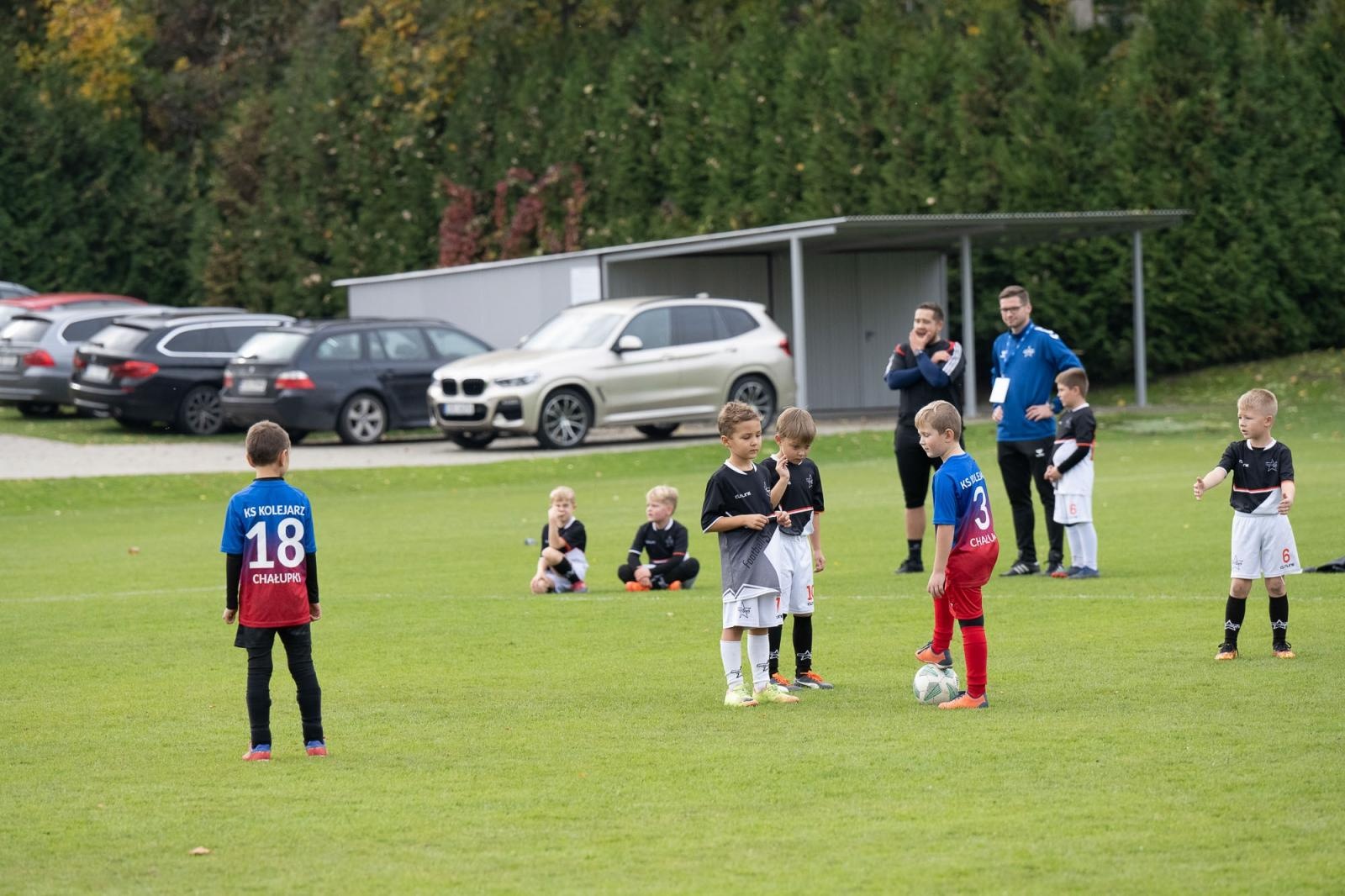 Zdjęcie w galerii na portalu naszraciborz.pl: W Chałupkach w piłkę grali i pieniądze dla Mikołaja zbierali wiadomości z regionu